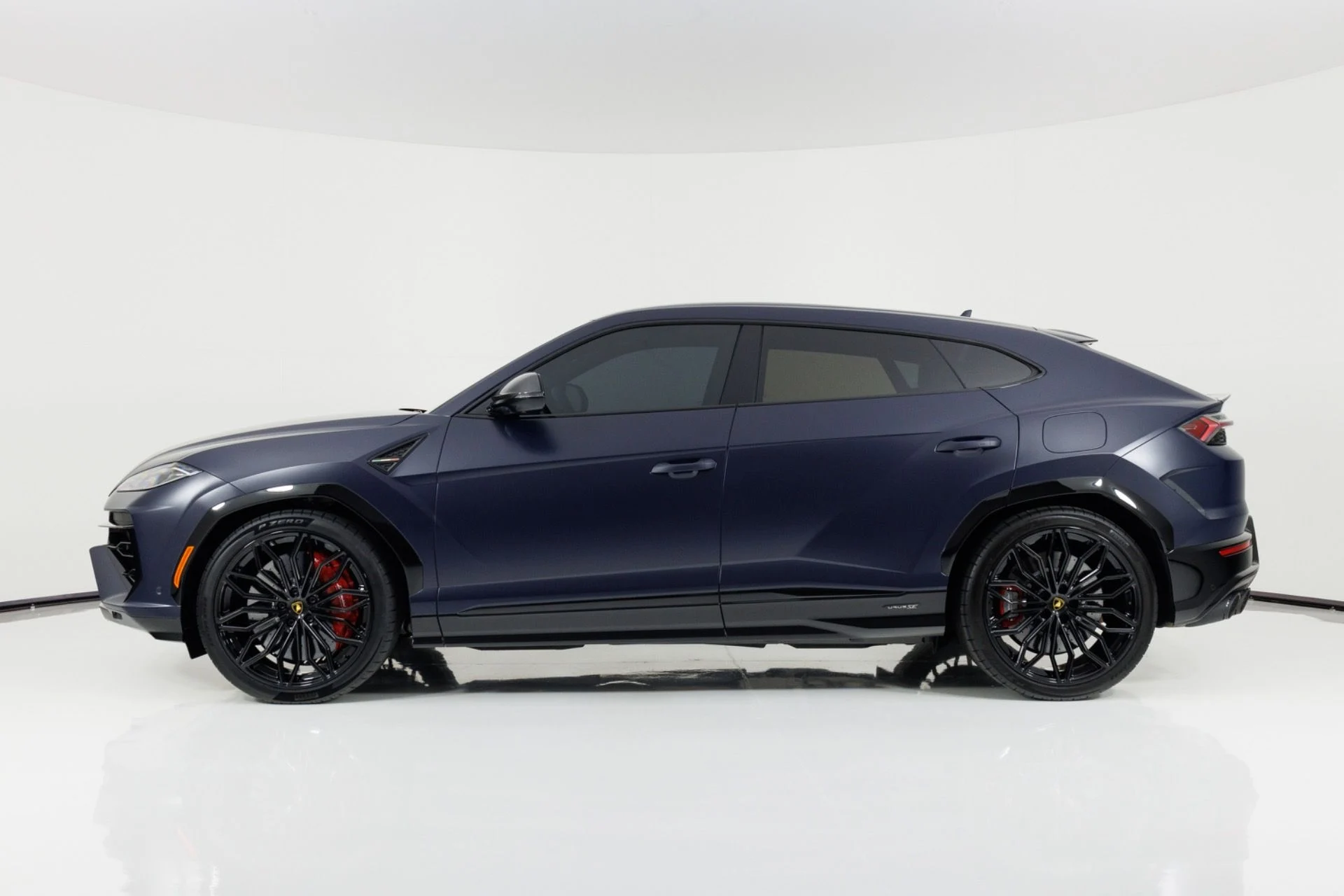 mph005_2436968110_Used_2025_Lamborghini_Urus_SE_1779304697_8db679f170