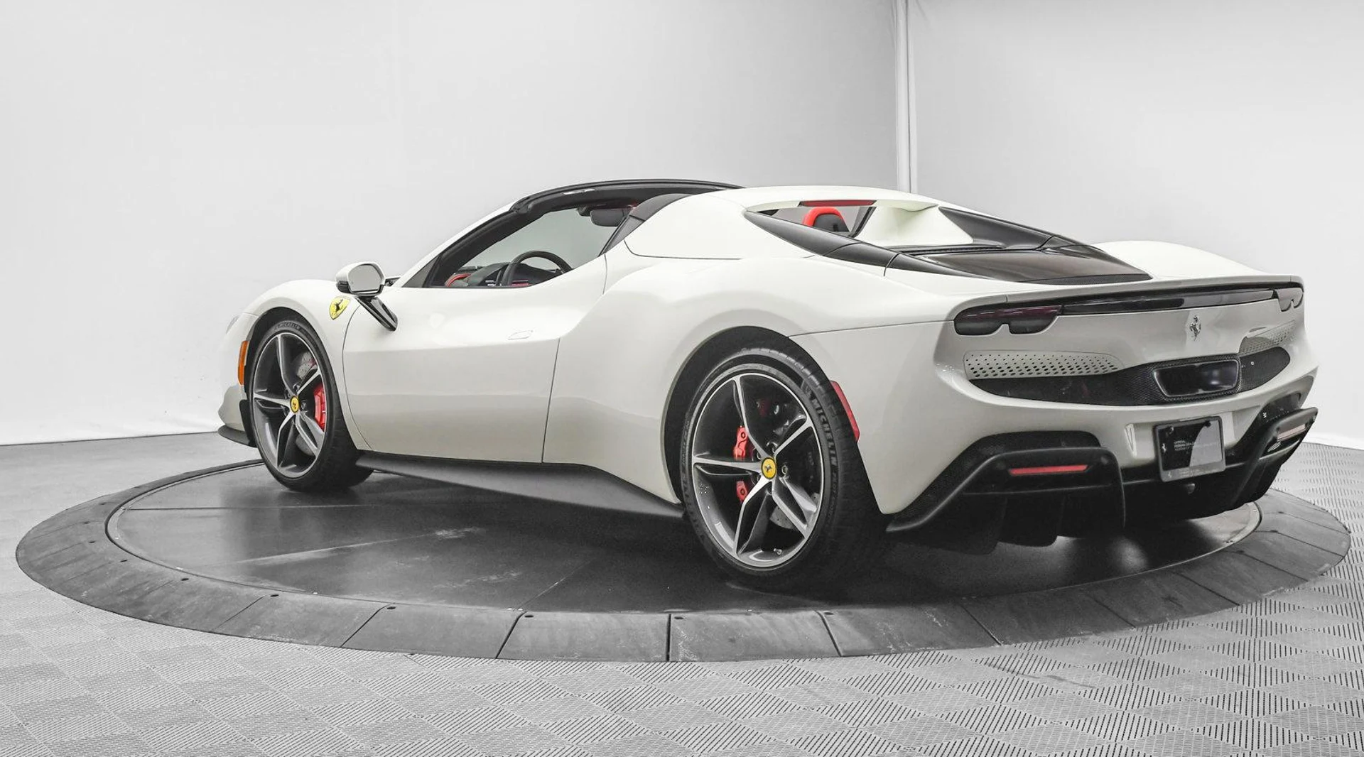 mph005_2447868478_Used_2024_Ferrari_296_GTS_in_Bianco_Avus_1740819837_f0bef33c9e