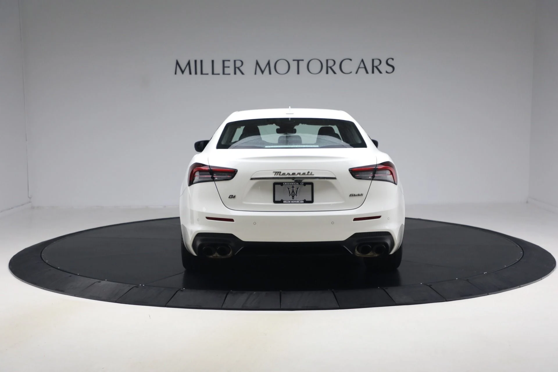 mph005_2451644782_Used_2022_Maserati_Ghibli_Modena_Q4_1788557289_03735a8564