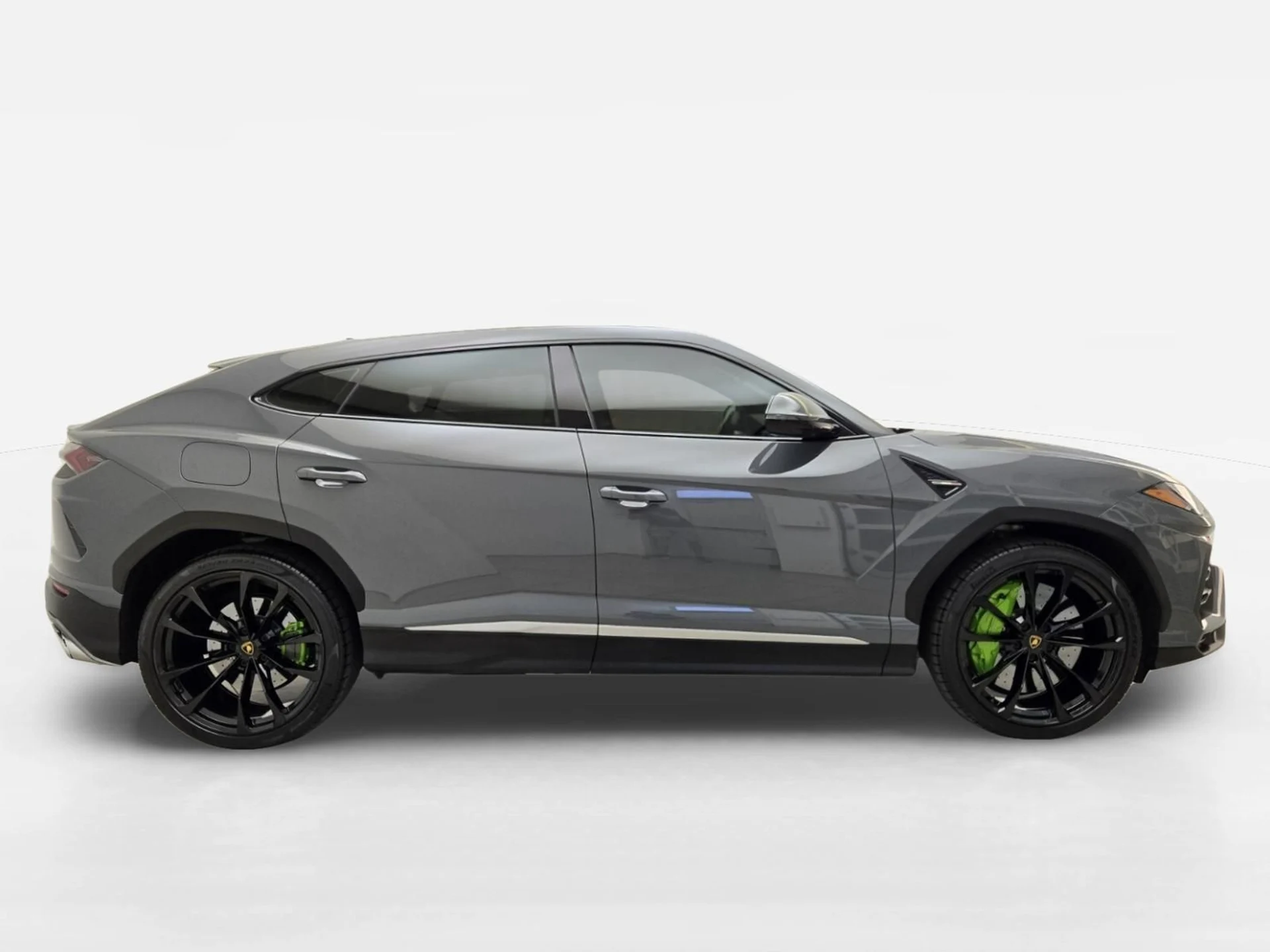 mph005_2463139452_Used_2022_Lamborghini_Urus_1785561903_810754b3b3