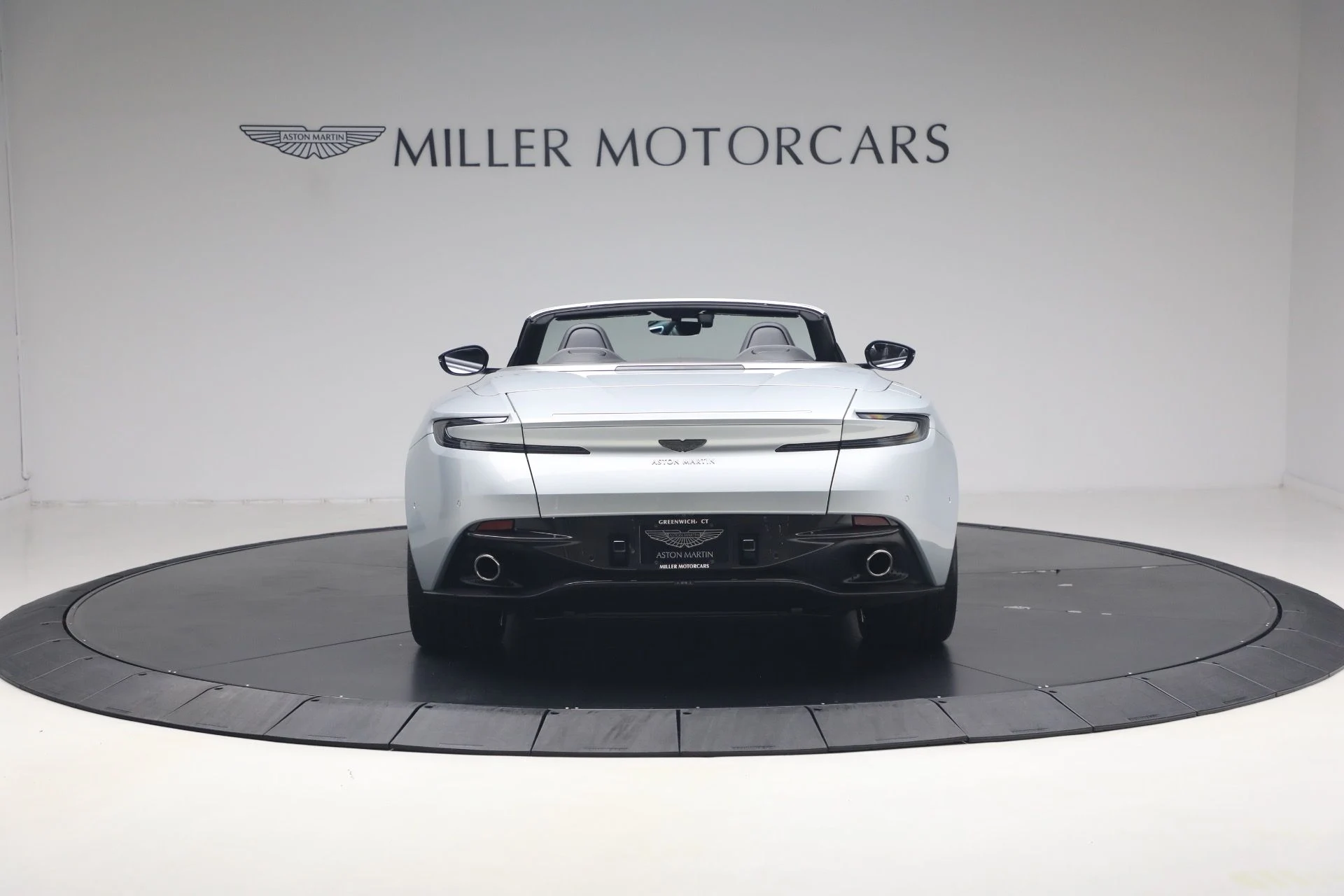 mph005_2484208806_Used_2019_Aston_Martin_DB_11_Volante_1781362219_514d8244b1