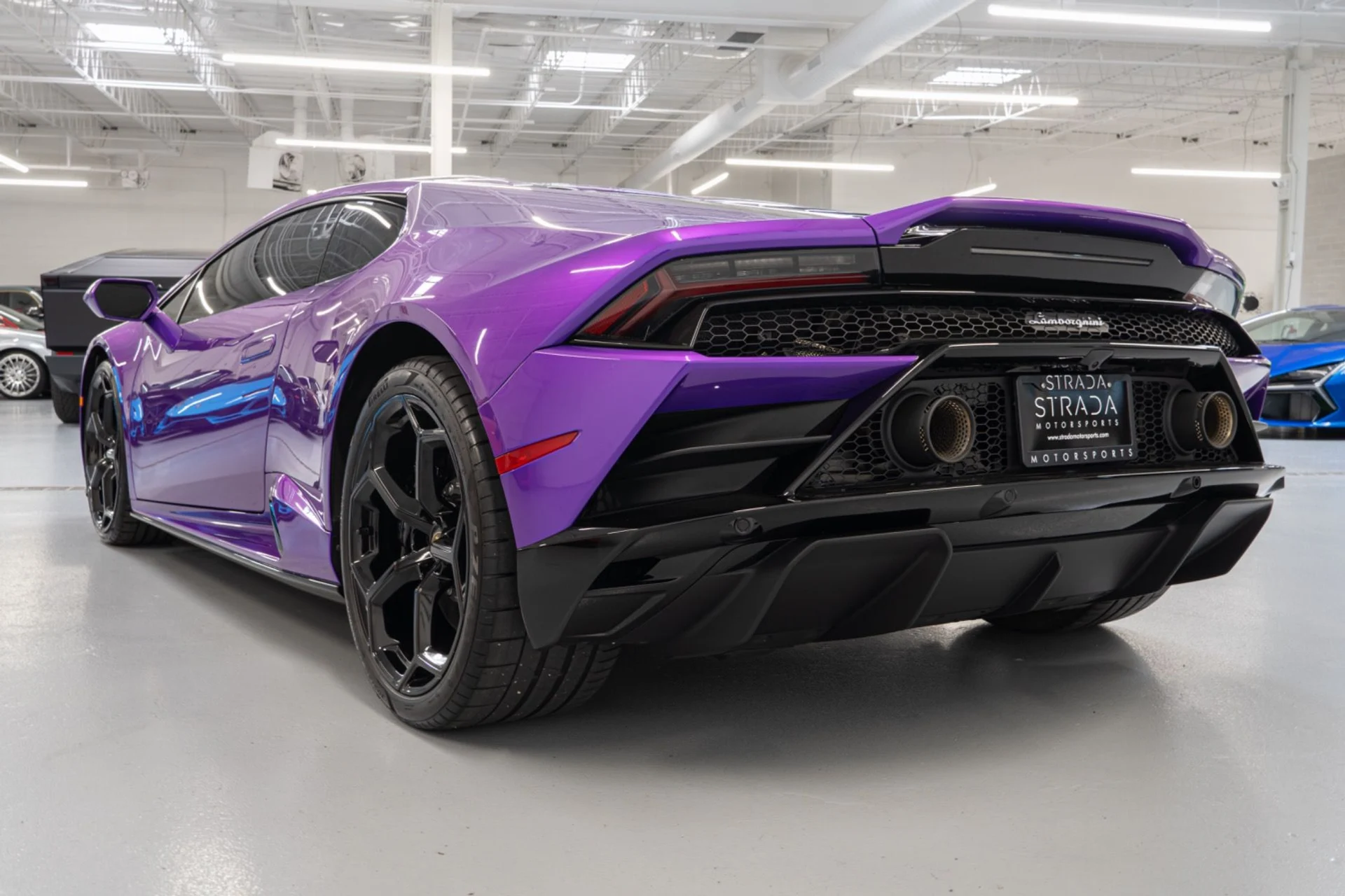 mph005_248574834_Used_2023_Lamborghini_Huracan_EVO_1759348763_1aaca4aa55