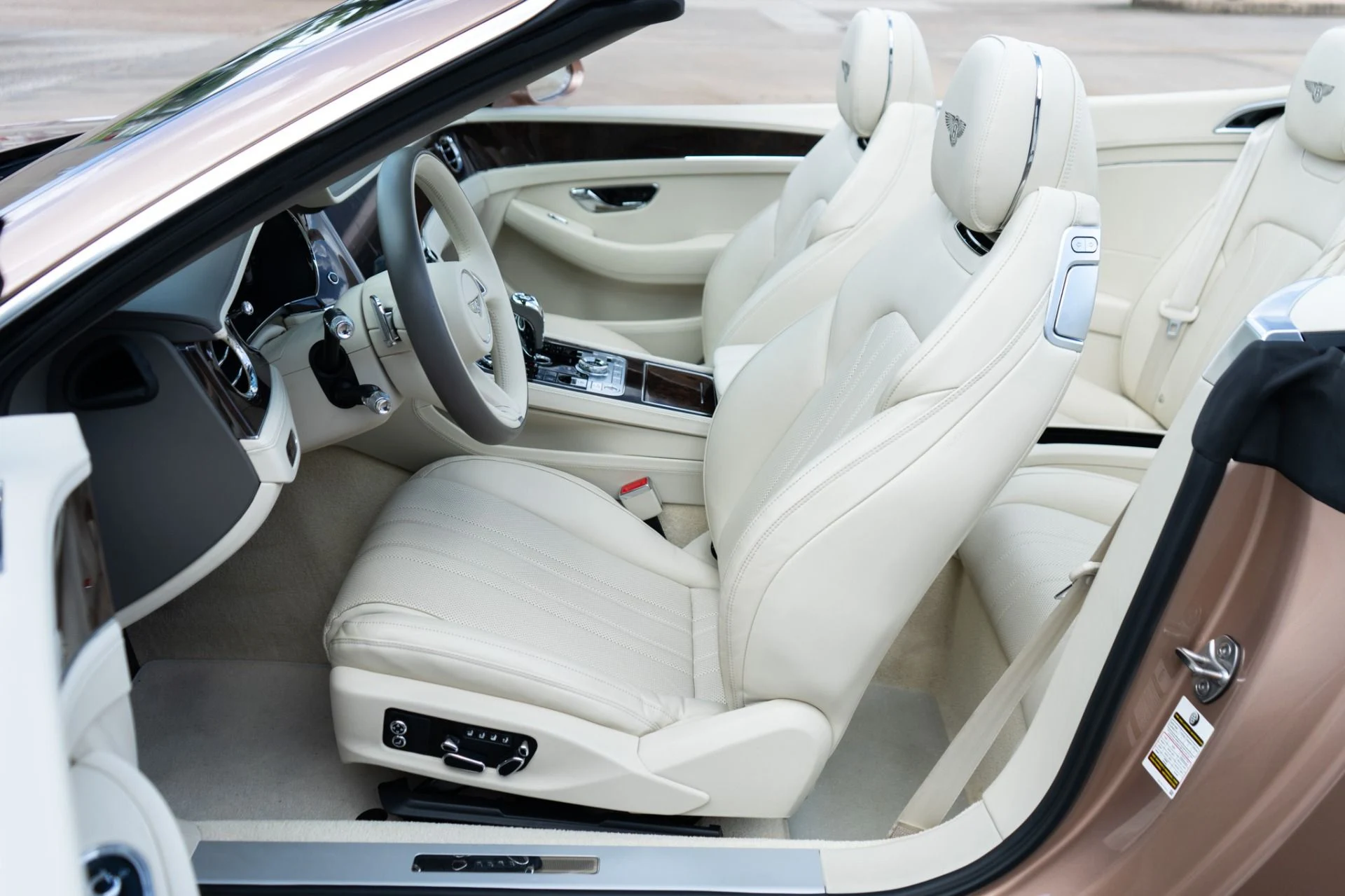 mph005_2488515876_Used_2022_Bentley_Continental_GTC_V8_1789509721_92ea030afa