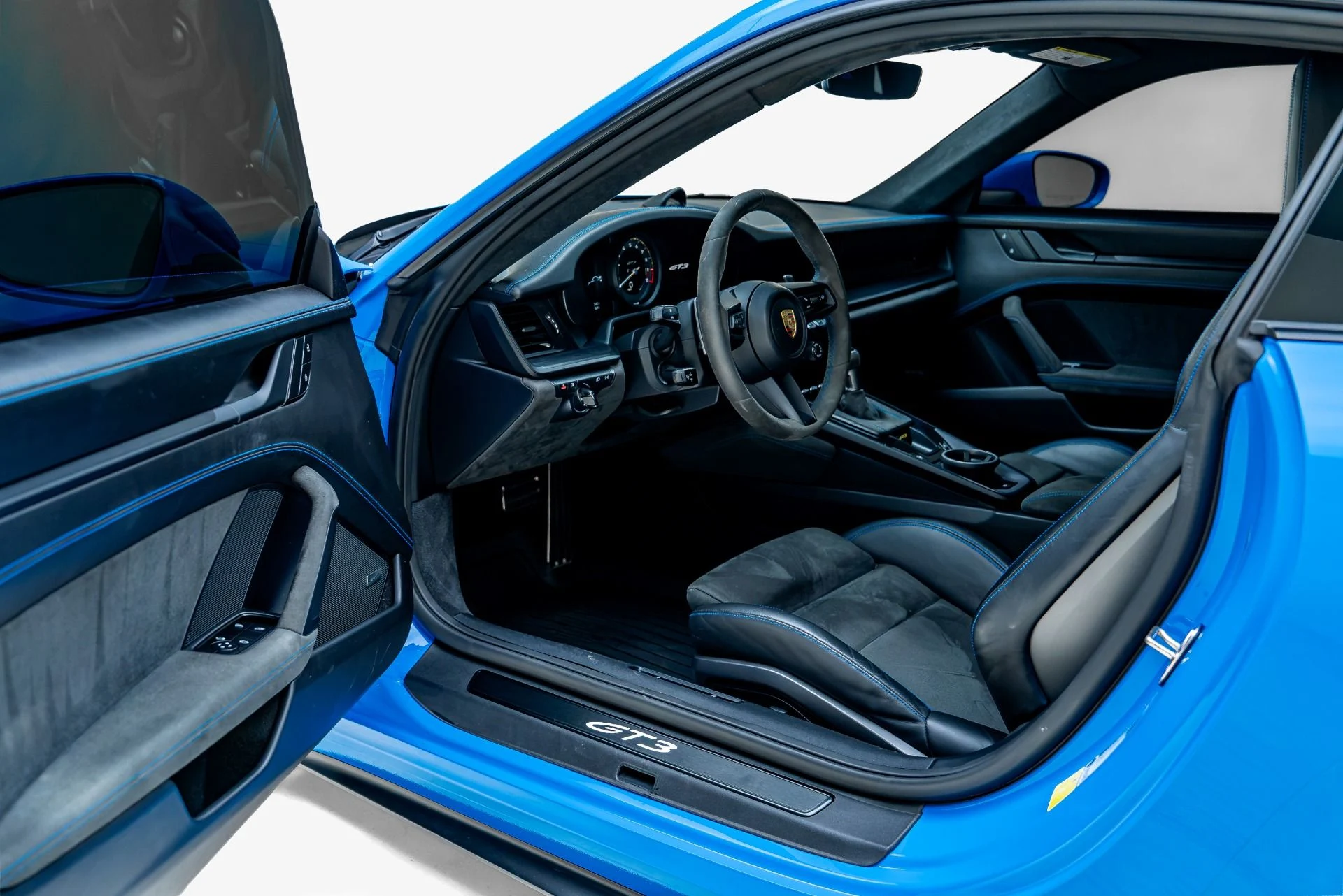 mph005_2496046511_Used_2022_Porsche_911_GT_3_1783987641_a929c15ad2
