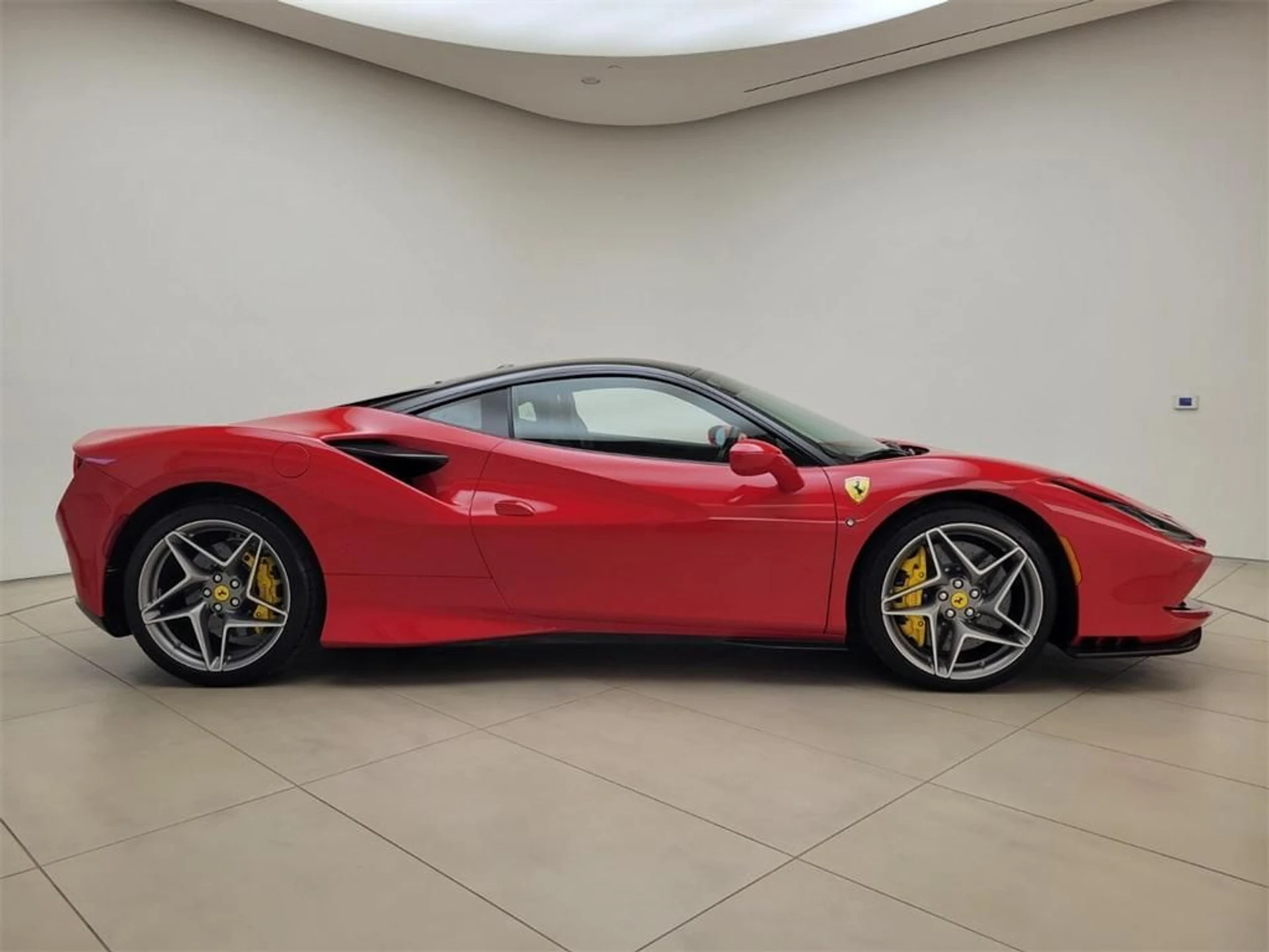 mph005_2497341645_Used_2020_Ferrari_F8_Tributo_1716042517_c28d60fcff