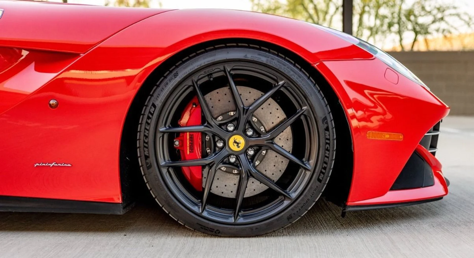 mph005_2500536709_Used_2015_Ferrari_F12berlinetta_1757010639_d750c5cada