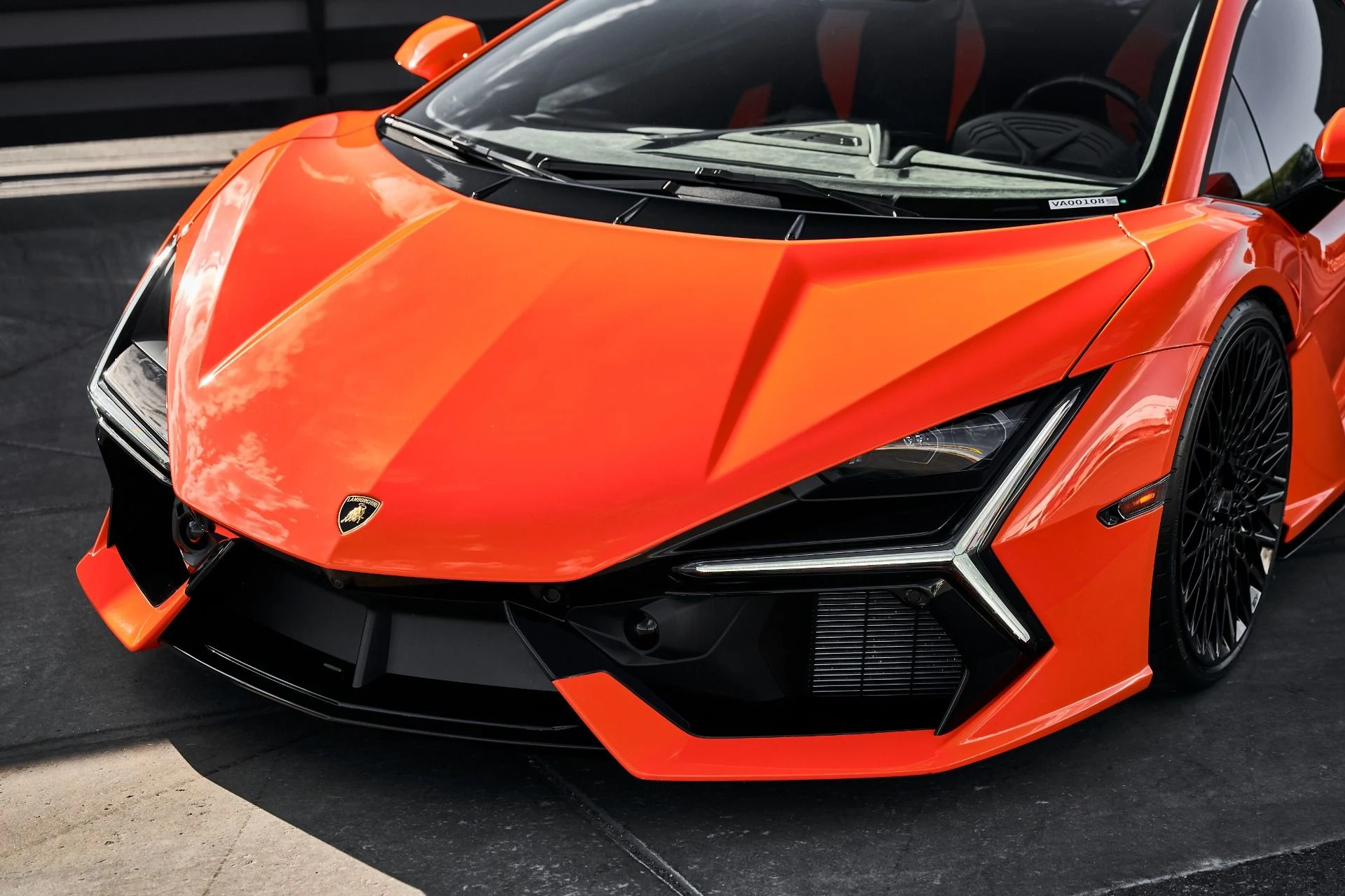 mph005_2501277764_Used_2024_Lamborghini_Revuelto_Base_1787792624_d72da7cb84