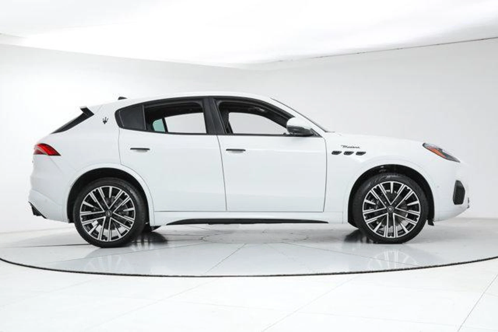 mph005_2506708800_2o_JBGL_Qv_TWZ_4_DA_l_Slta_NC_Nz_SI_13c2431392