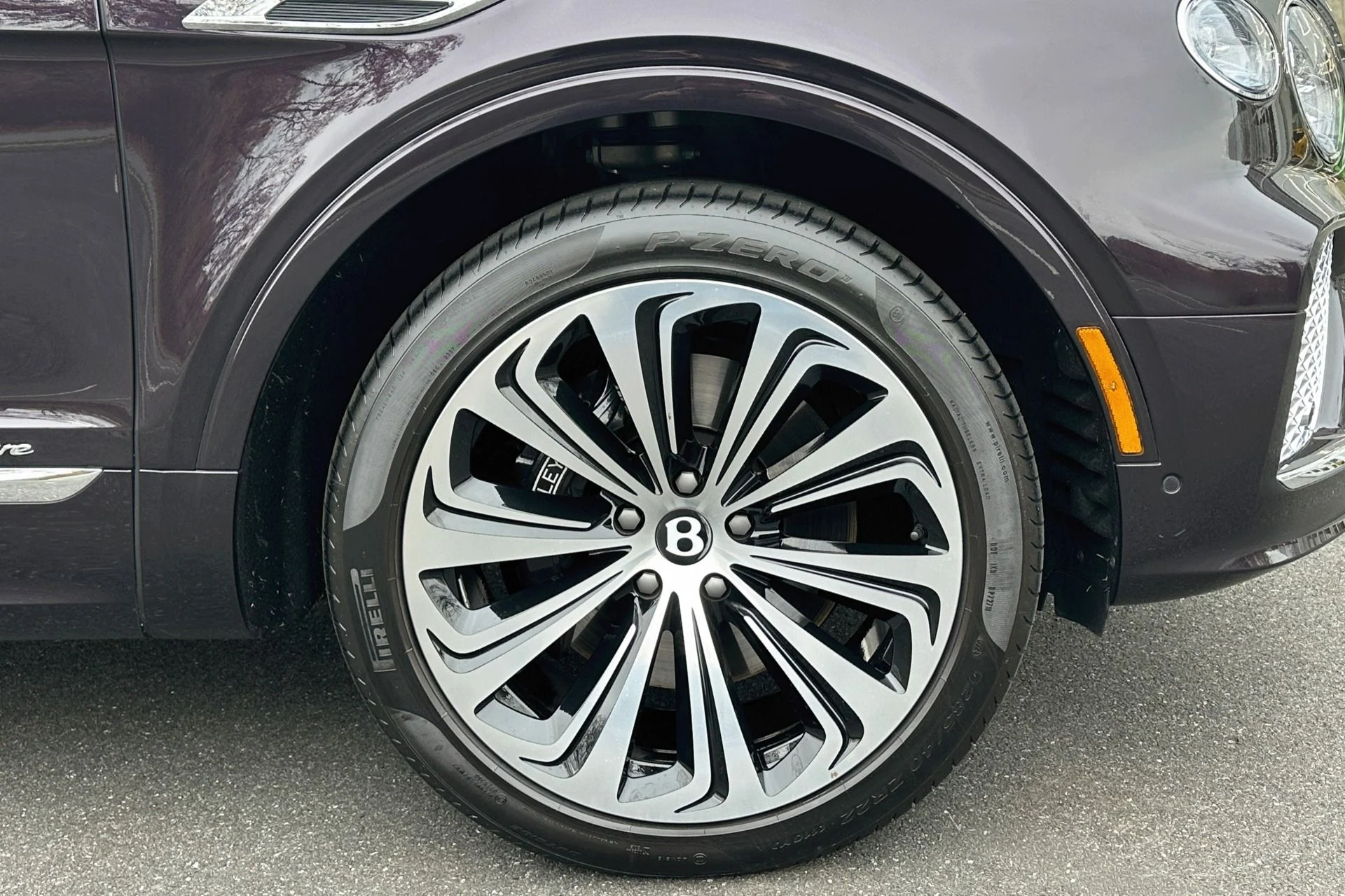 mph005_2508536031_Used_2024_Bentley_Bentayga_EWB_Azure_V8_1763042894_2cf6f6fb57