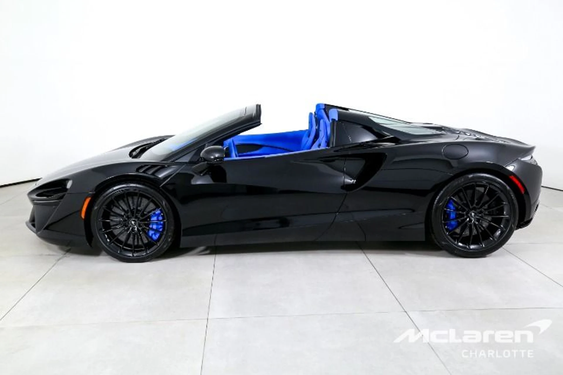 mph005_2510408465_New_2025_Mc_Laren_Artura_Spider_9a1ed95cee