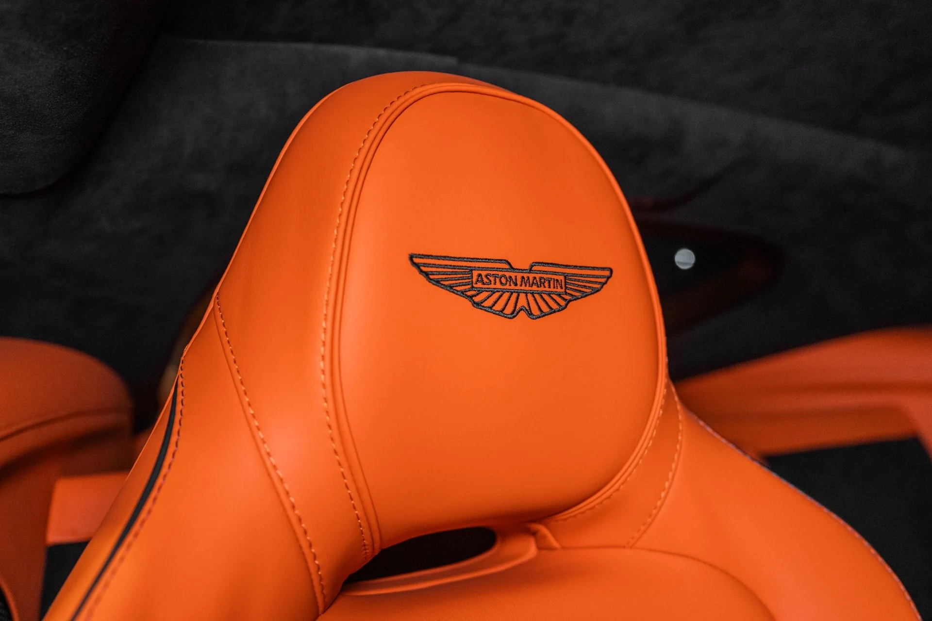 mph005_2511621051_Used_2026_Aston_Martin_Vantage_S_1778492725_ab353b58f9
