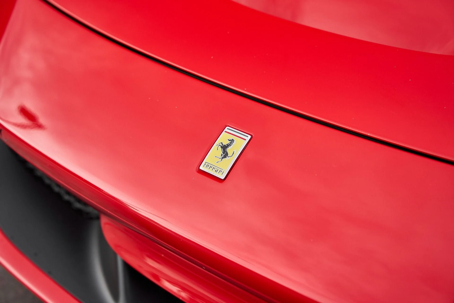 mph005_2514884255_Used_2020_Ferrari_F8_Tributo_Base_1761597608_f2e070520a