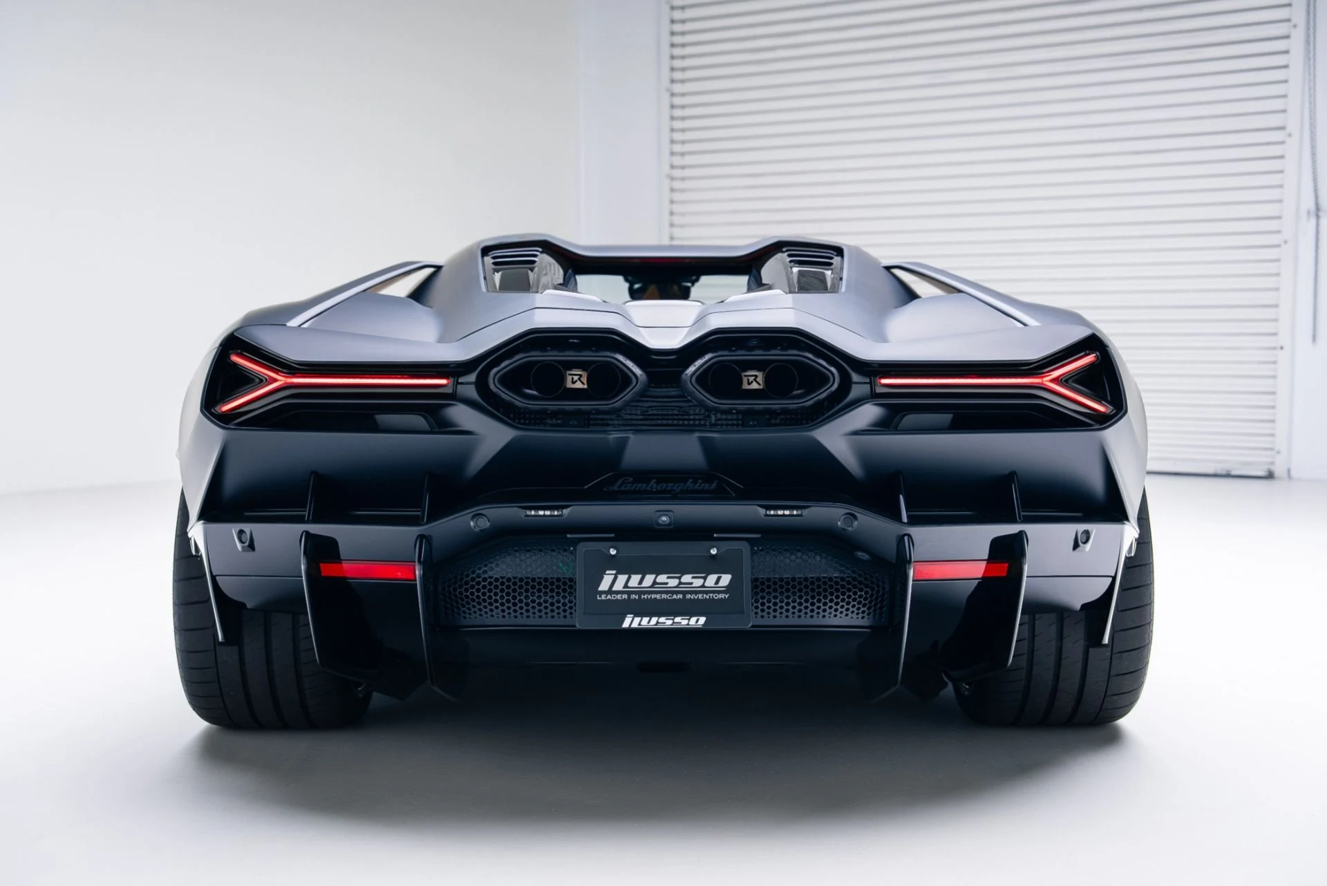 mph005_2522144072_Used_2024_Lamborghini_Revuelto_1764709282_d5e5fbf338