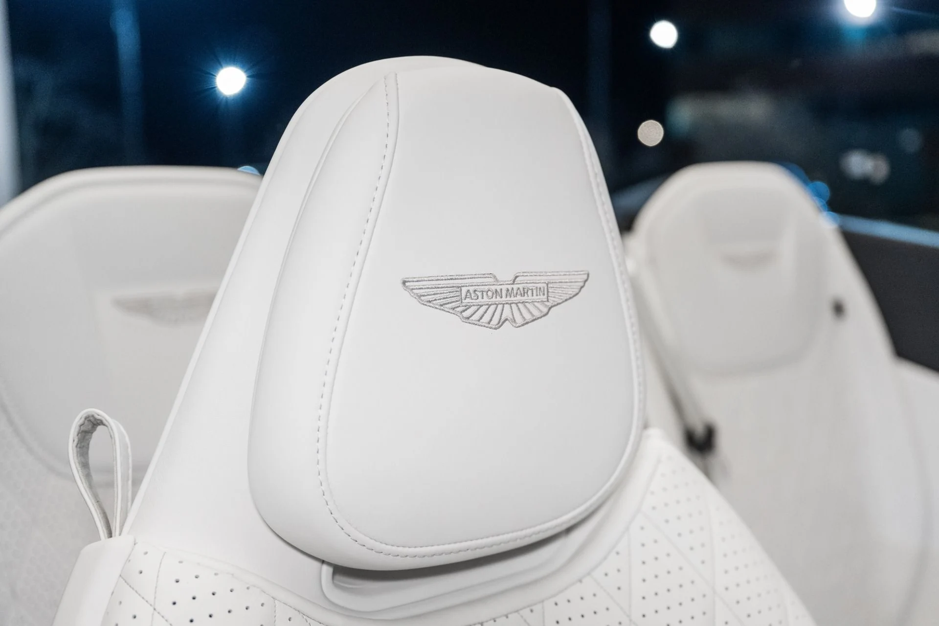 mph005_2526039670_Used_2025_Aston_Martin_DB_12_Volante_1741214270_813e7ae17a