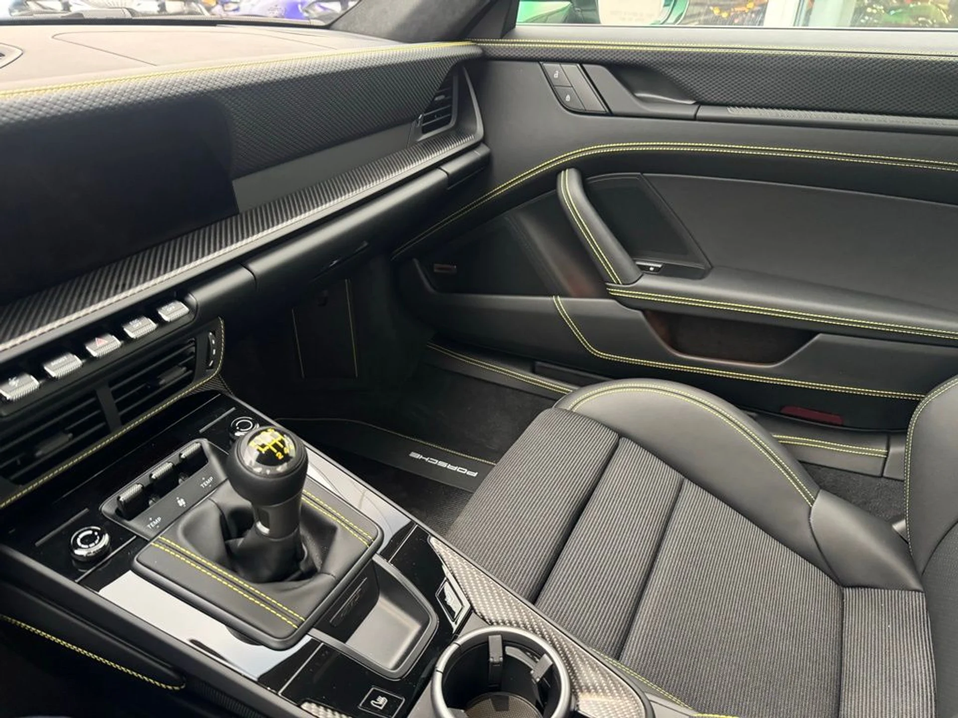 mph005_2534533968_2170e33965f815b15265ed67ee368010x_2cb9af4223