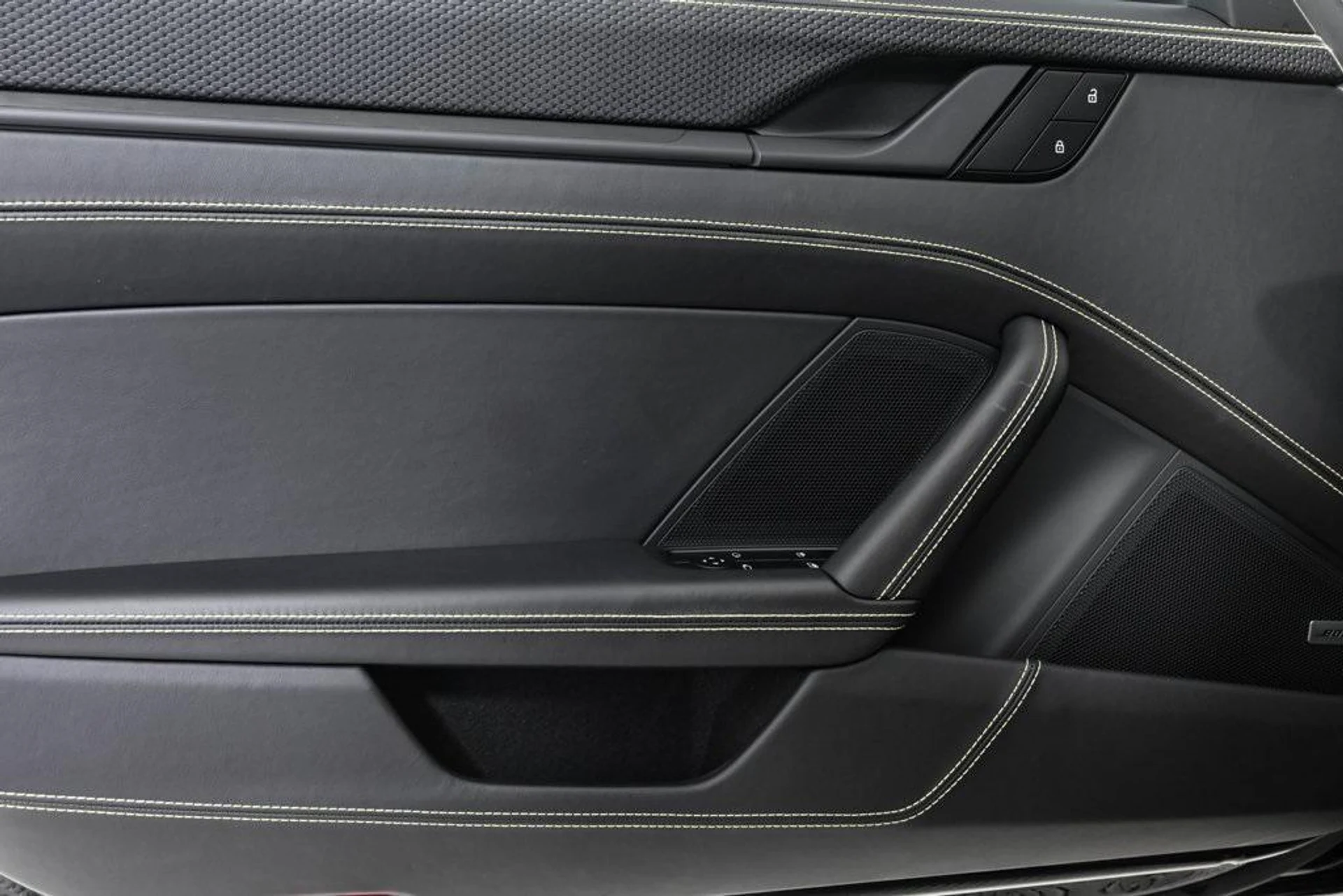 mph005_2537074991_x_Ua_G_Cy_D0w_Teo_Tsn_Lk_L_Mn_J_Jld_OM_2ab85f224a