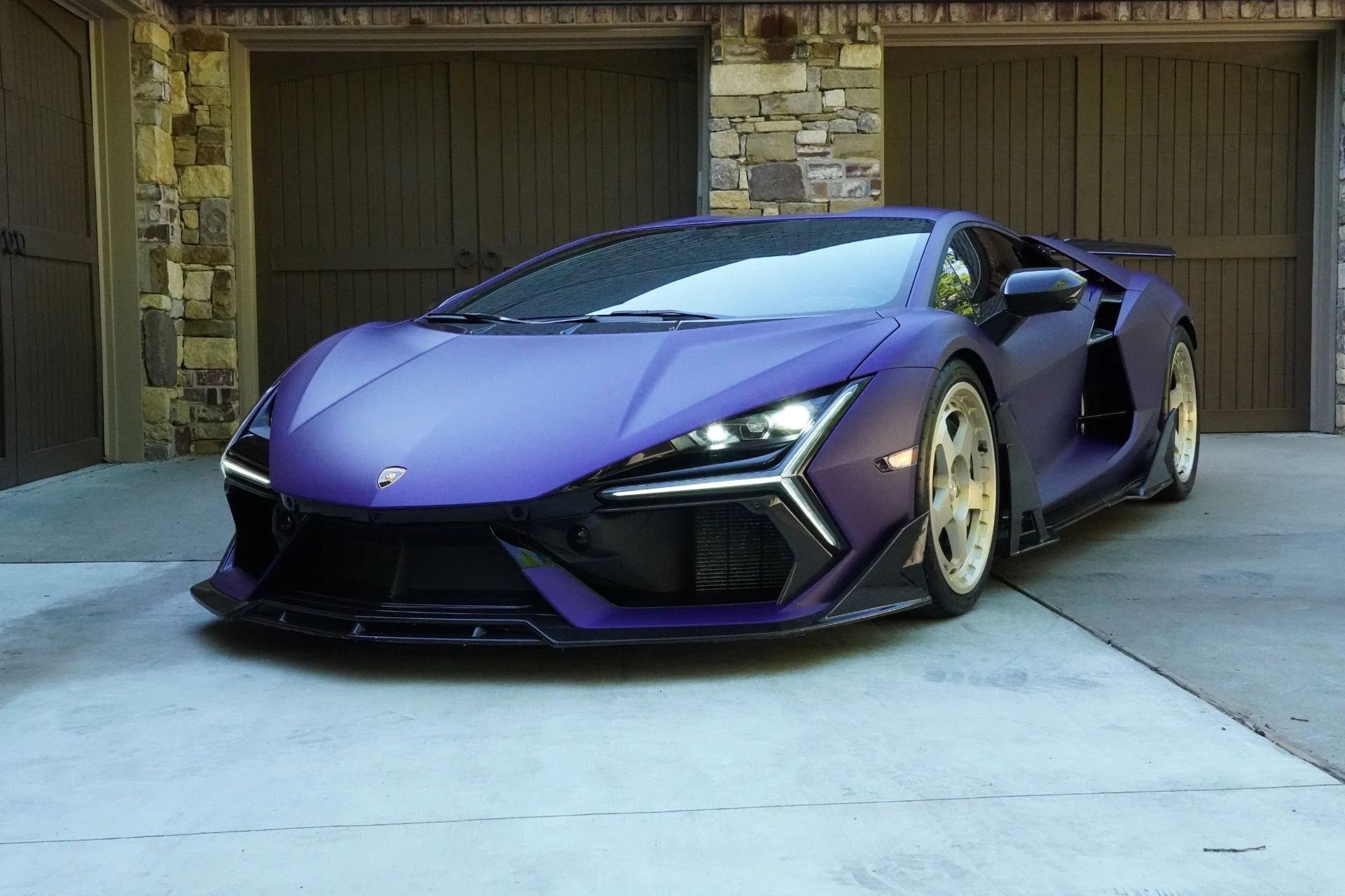 mph005_2537477379_Used_2024_Lamborghini_Revuelto_1781191894_67e88e0593