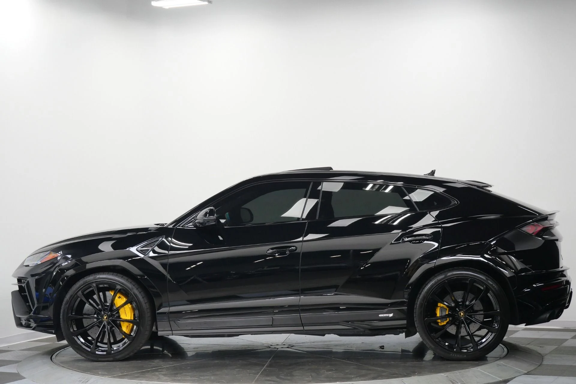 mph005_2549812196_Used_2023_Lamborghini_Urus_S_ADAS_Package_23_Inch_Wheels_657_Horsepower_1780072486_2179a52bad