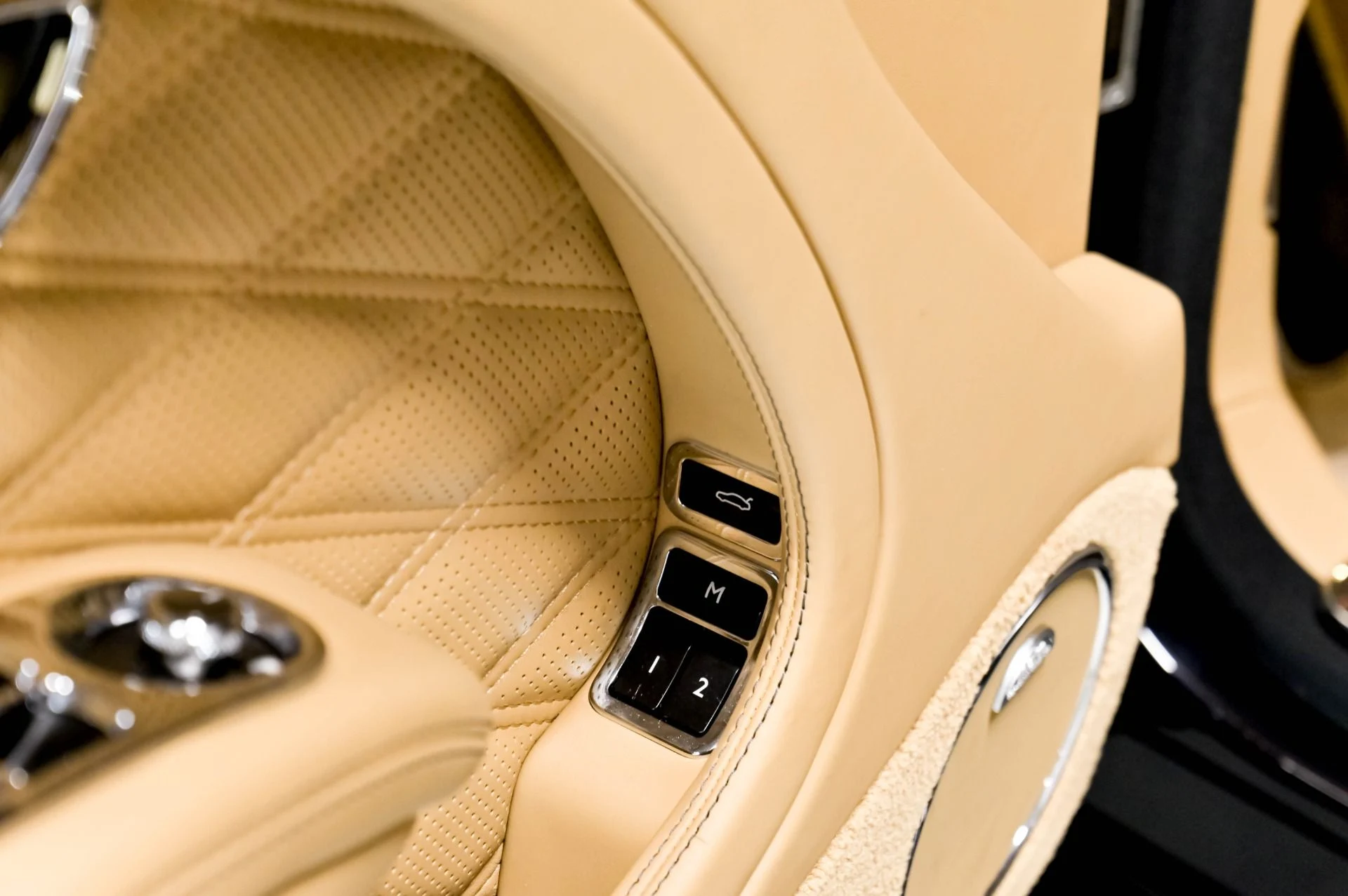 mph005_2560623452_Used_2017_Bentley_Mulsanne_1782570878_707942354d