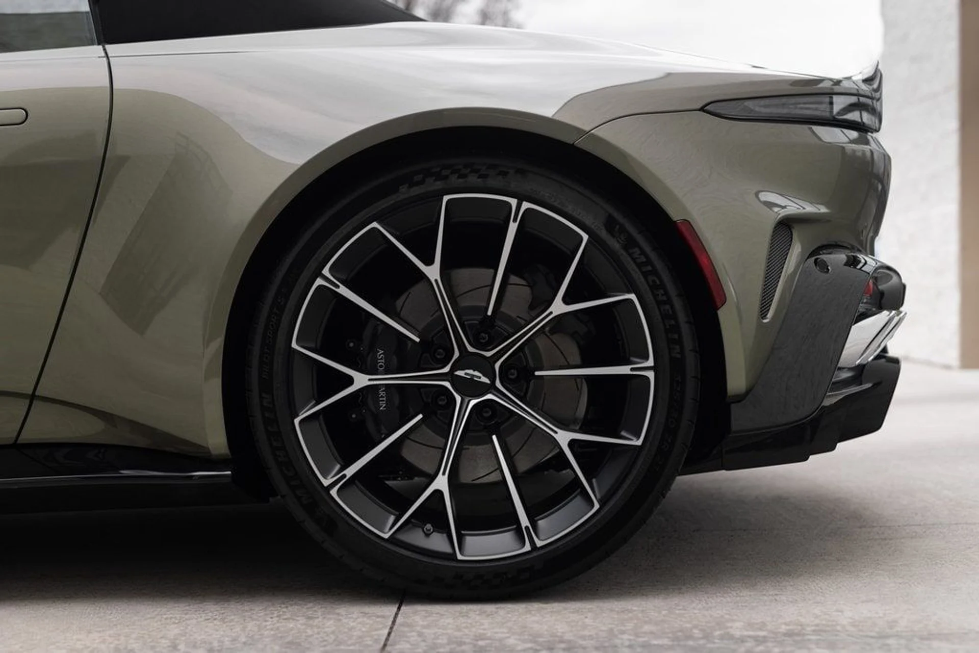 mph005_2560630145_b82824f70d061816fc3850885f03b4ddx_2045b2f24f