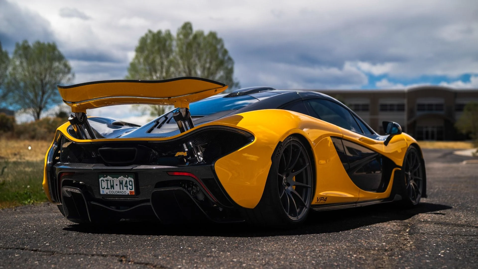 mph005_2563046965_Used_2013_Mc_Laren_P1_Coupe_1779235074_3fe2378895