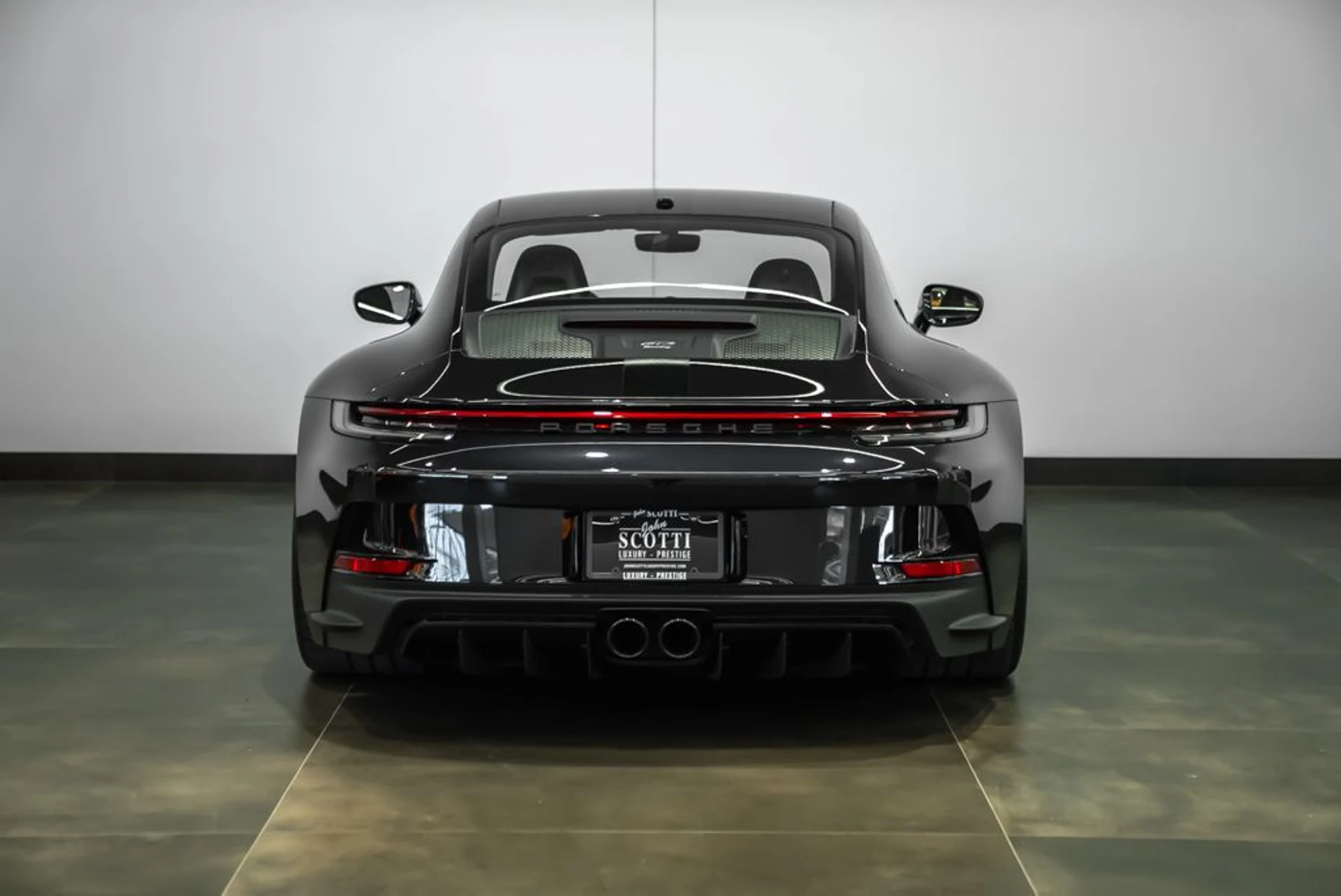 mph005_2565467769_porsche_911_2024_jpg_v_1781715934_0d2716d12d