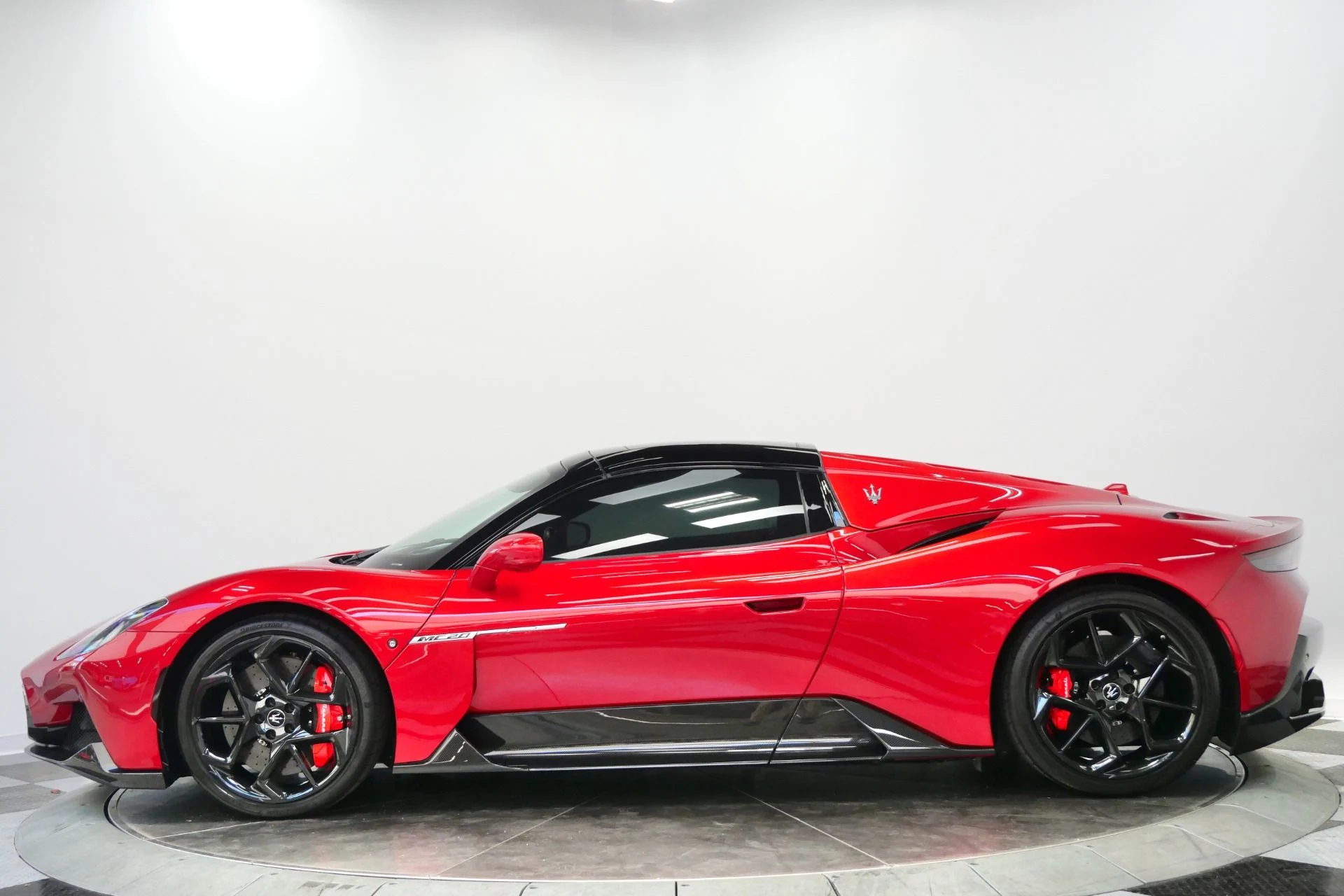 mph005_2569997437_Used_2023_Maserati_MC_20_Cielo_1598_Miles_Carbon_Ceramic_Brakes_Interior_Exterior_Carbon_Packages_1776351589_bc7b6dbbb9