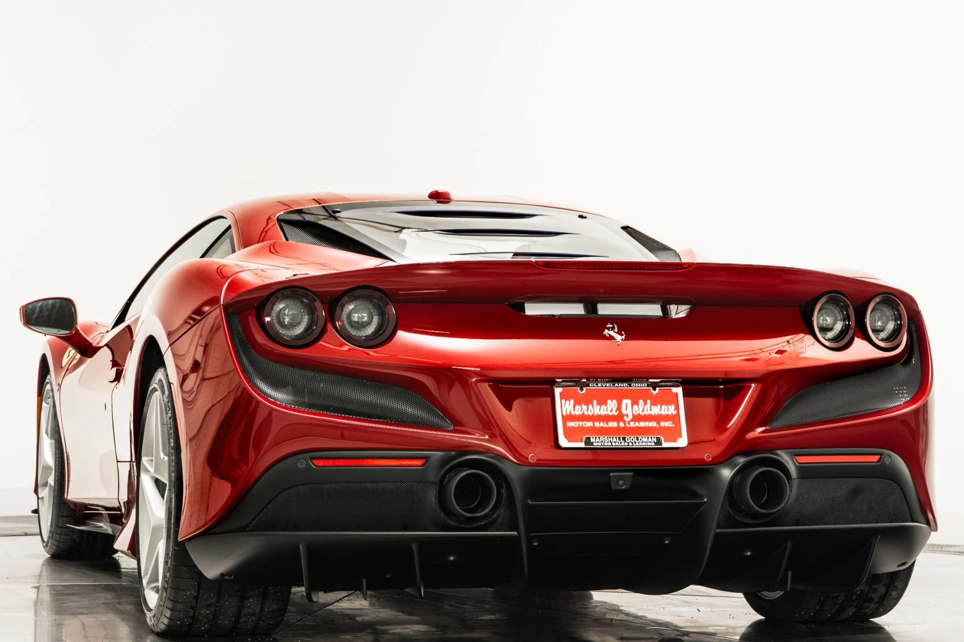 mph005_2570029189_Used_2021_Ferrari_F8_Tributo_1755009025_3621662e85