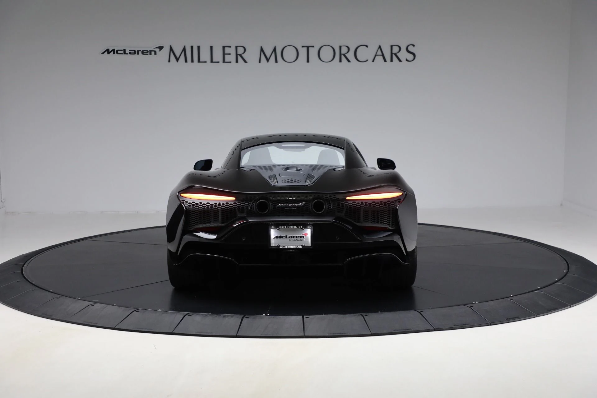 mph005_2576857676_Used_2023_Mc_Laren_Artura_d690d0d9dc