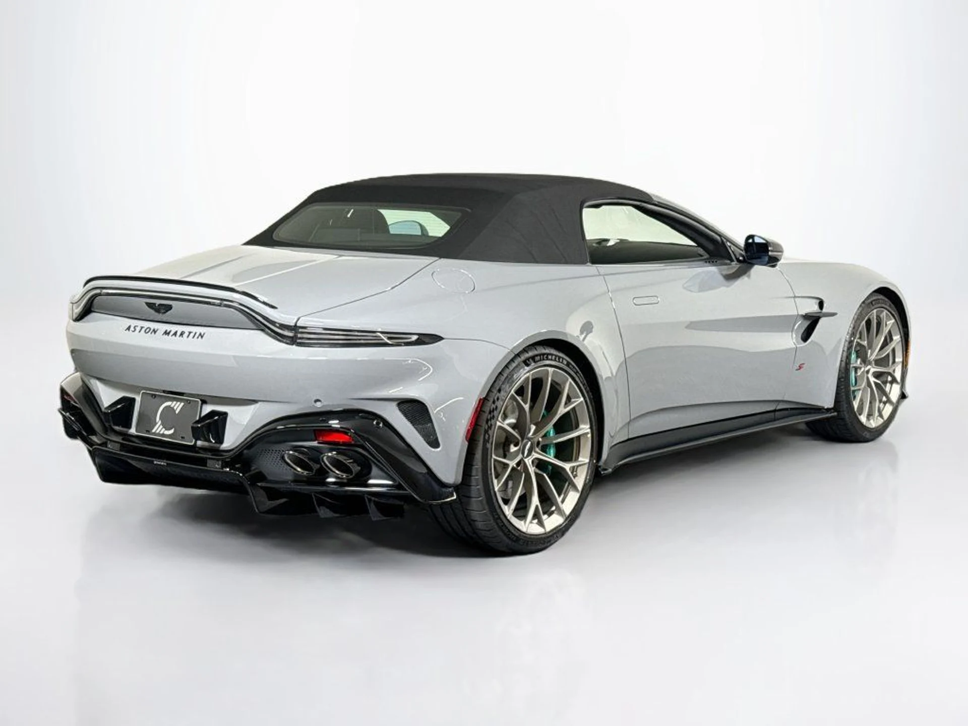 mph005_2584286075_new_2026_aston_martin_vantage_sroadster_11350_23086736_5_1024_71aba701ff