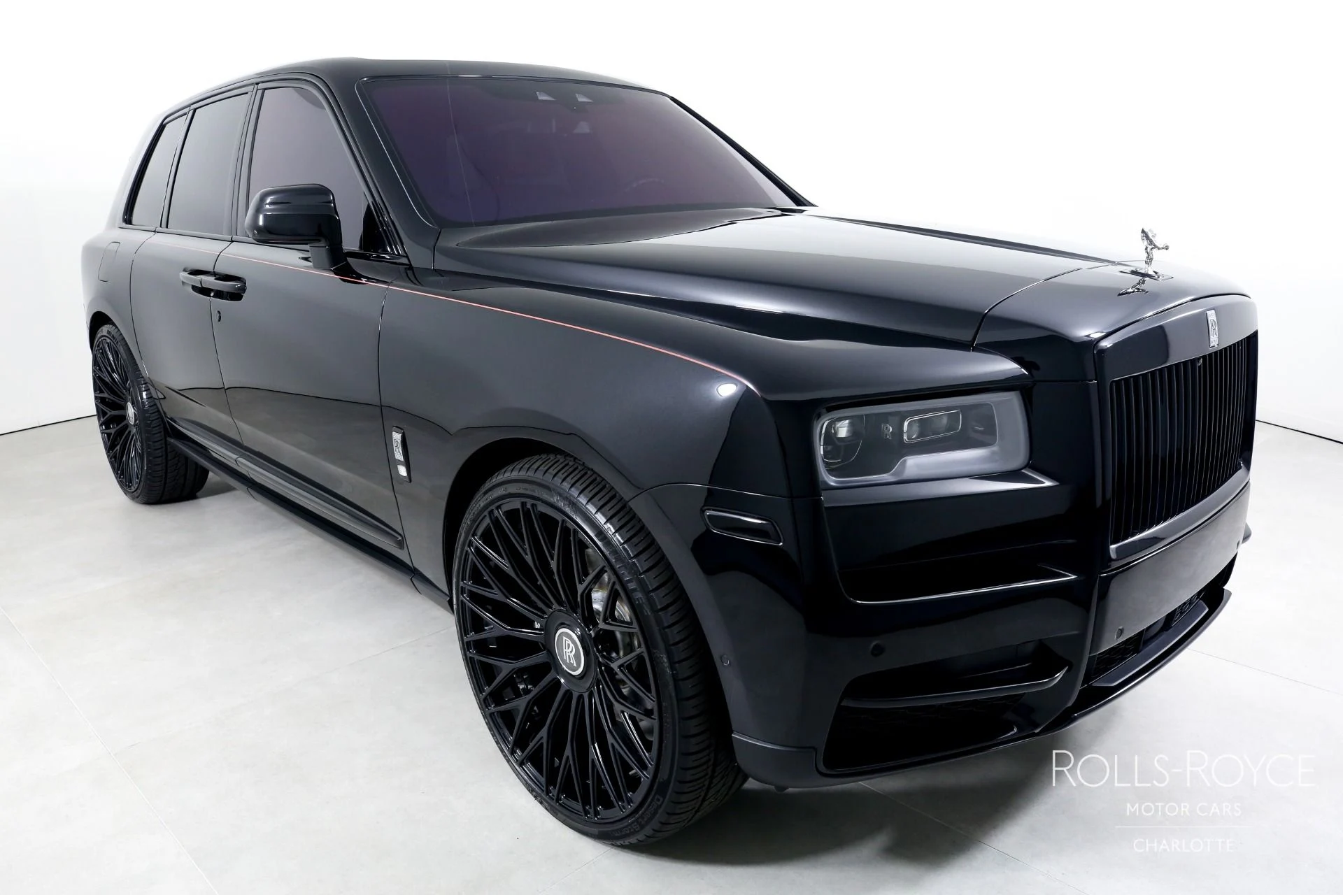 mph005_2590444825_Used_2022_Rolls_Royce_Cullinan_1692834751_bbf84e8584