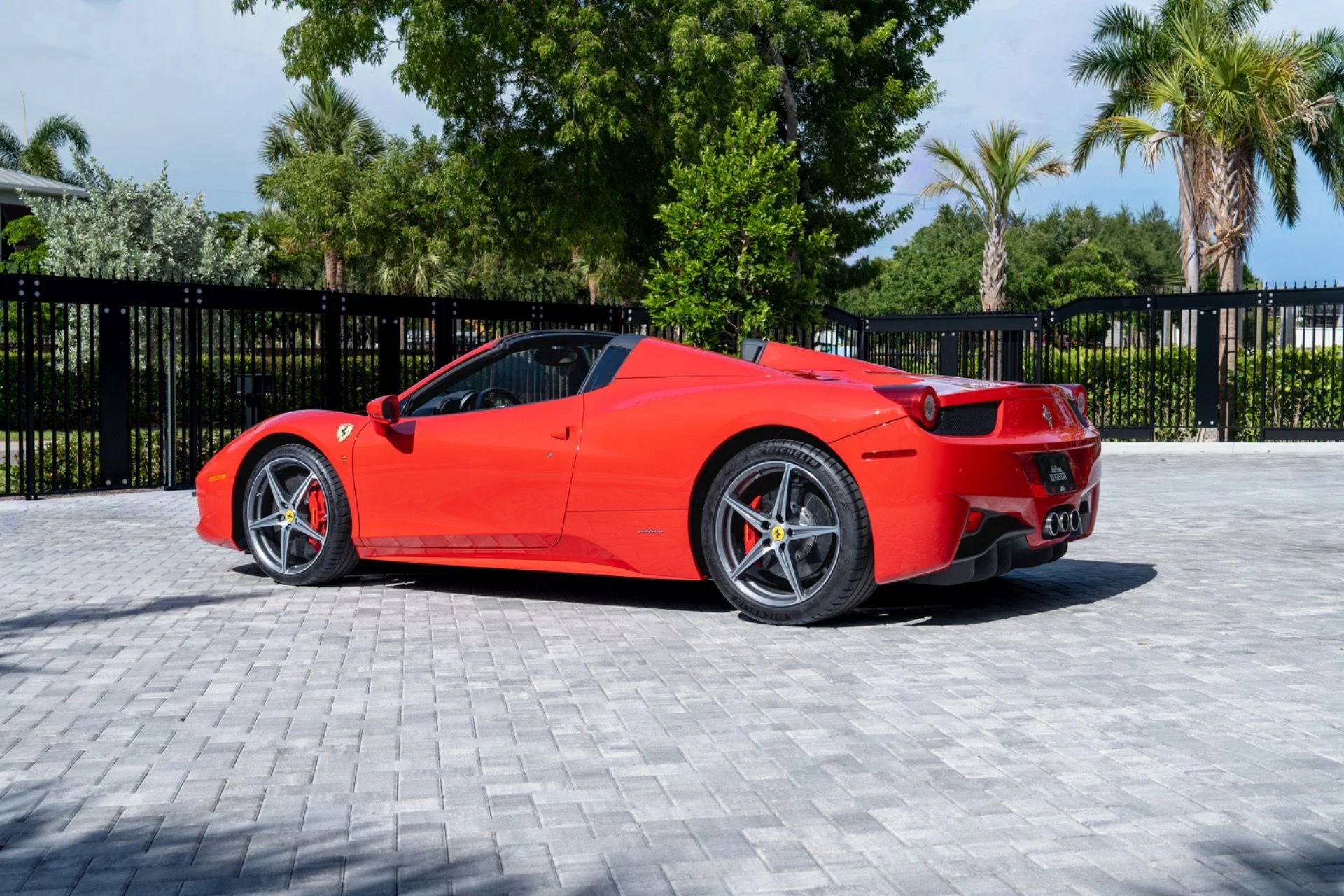 mph005_2592731053_Used_2013_Ferrari_458_Spider_1786379796_59727fdb1f