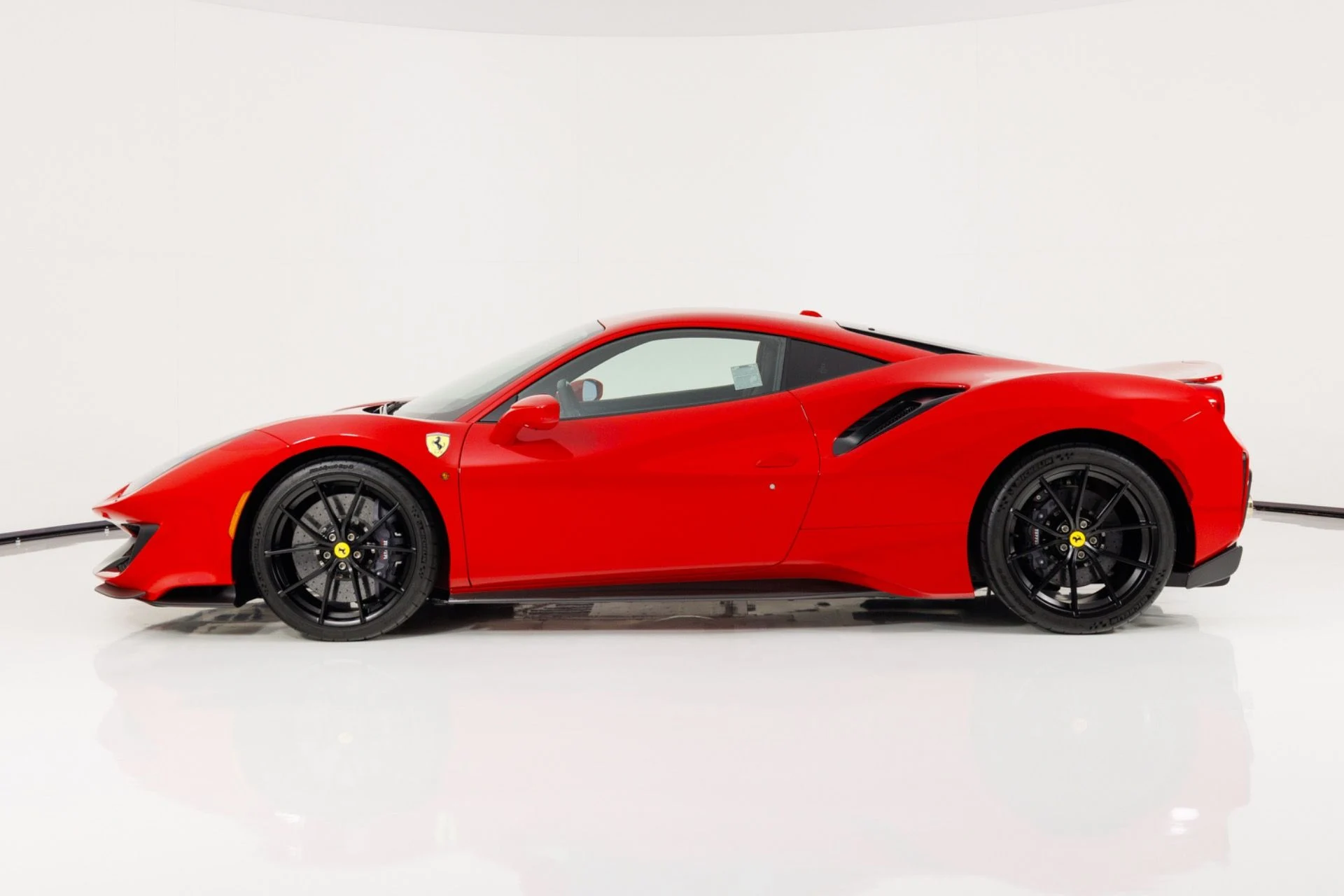 mph005_259668223_Used_2019_Ferrari_488_Pista_1780072971_fefbe98f5b