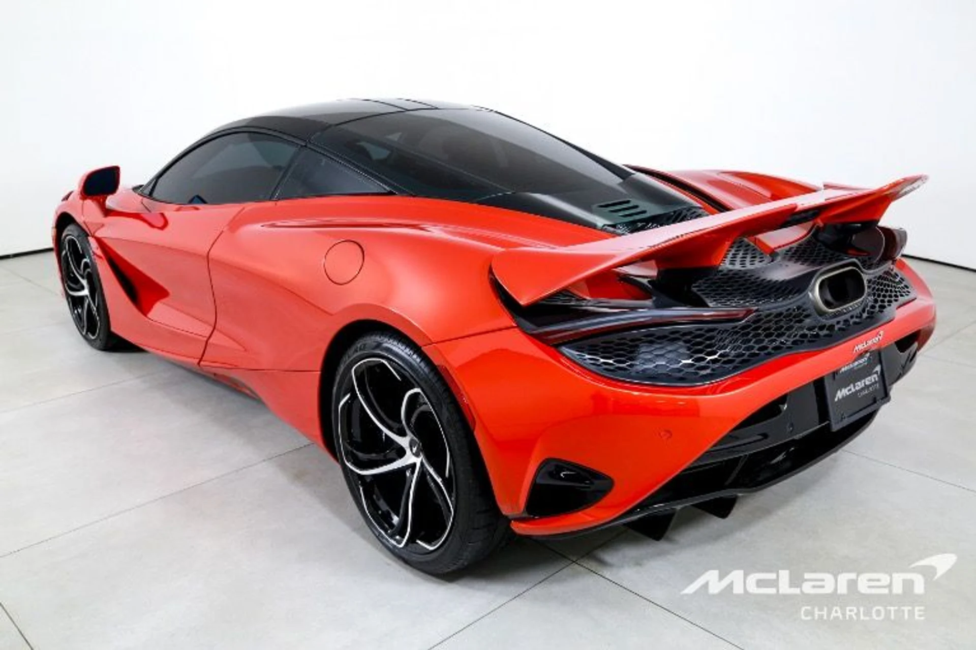 mph005_2600250723_Used_2024_Mc_Laren_750_S_7873e38b46