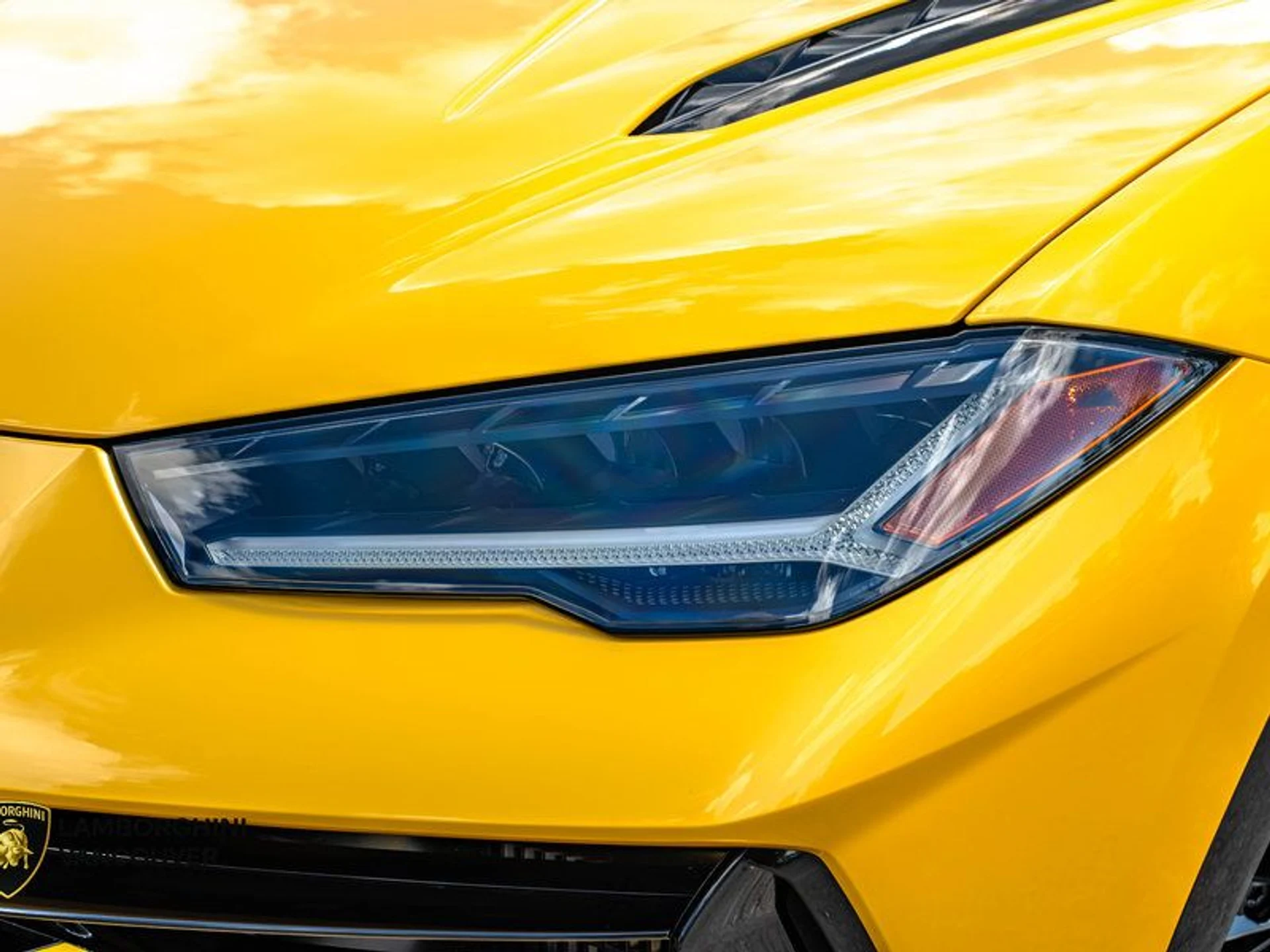 mph005_2600285795_38088919_07287_2024_lamborghini_urus_006_02bf0cfb57