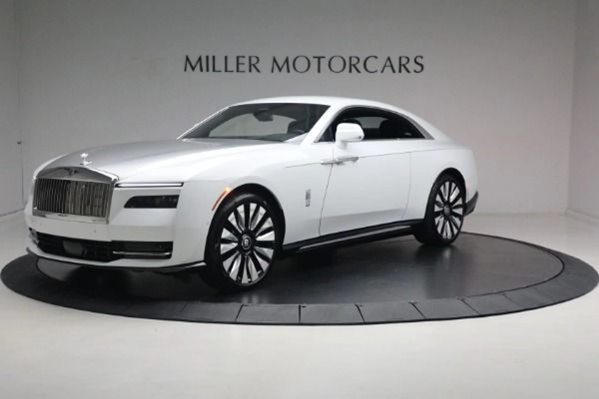 mph005_2608136593_Used_2024_Rolls_Royce_Spectre_5e1d29b26a