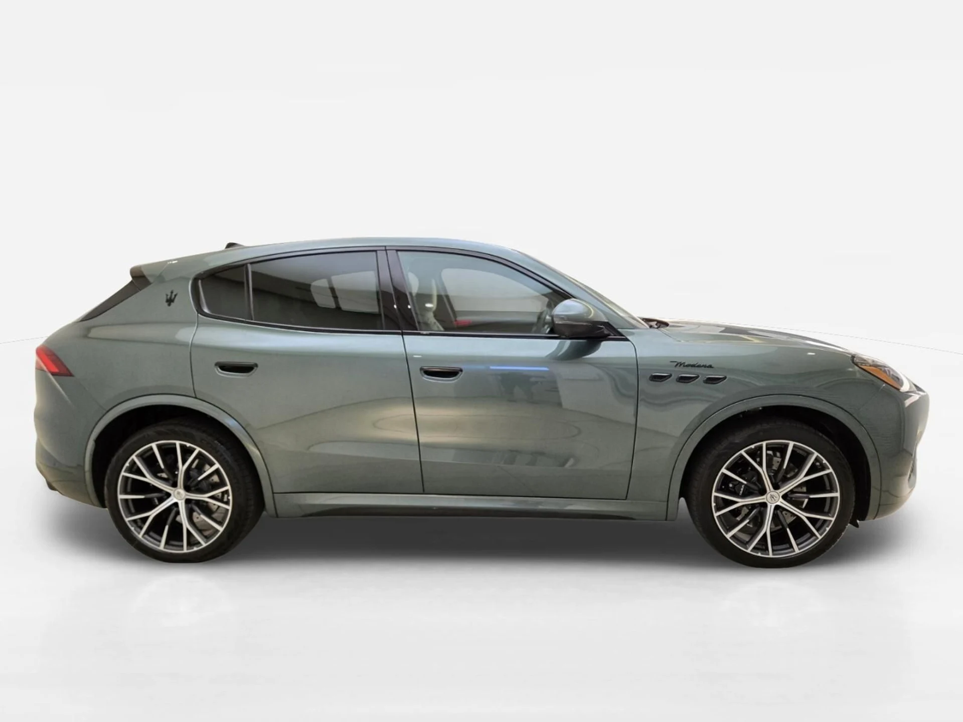 mph005_2628345378_New_2026_Maserati_Grecale_Modena_1787635333_4d22f4725b