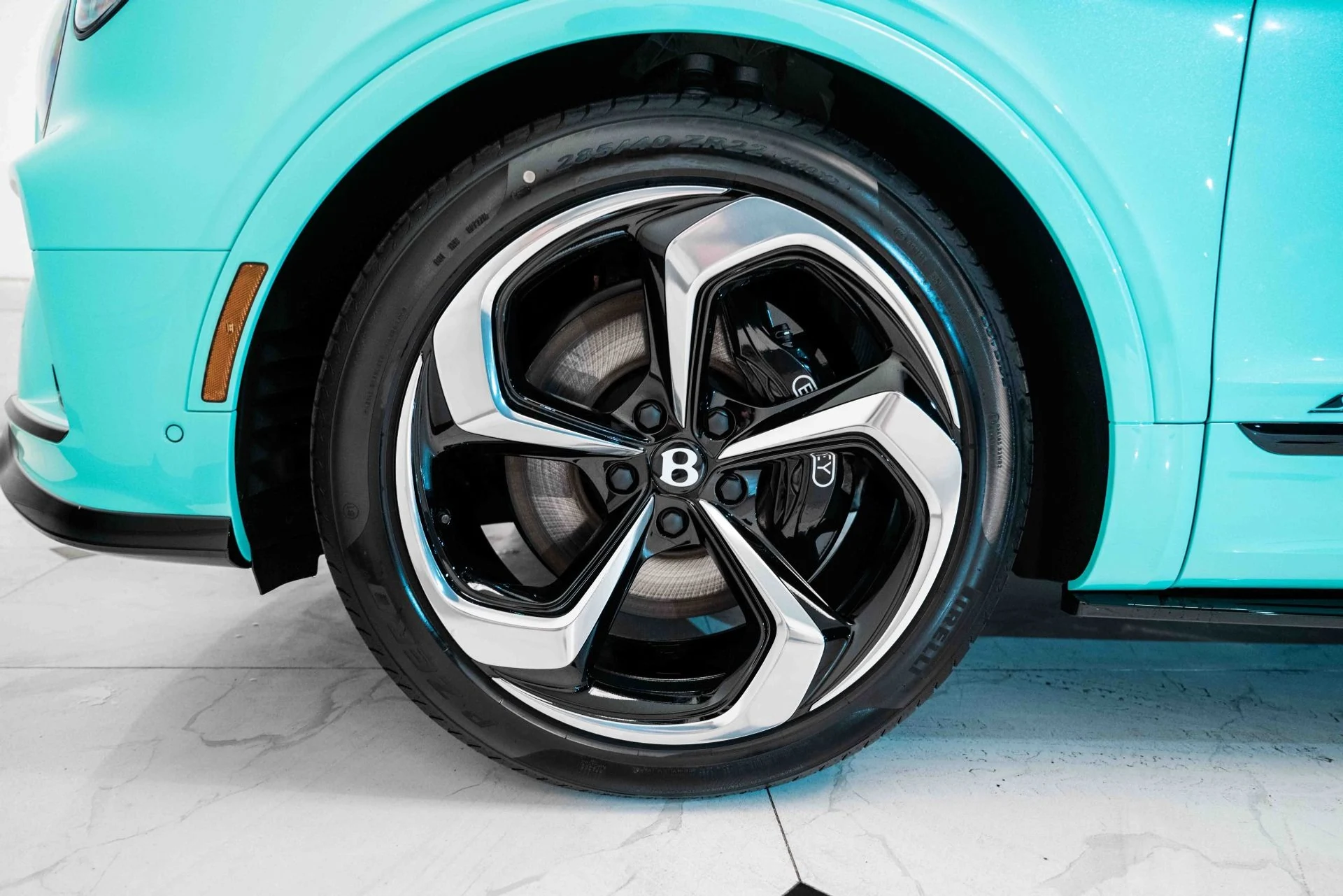 mph005_2635435175_Used_2024_Bentley_Bentayga_S_1793120198_8d7d033e1b