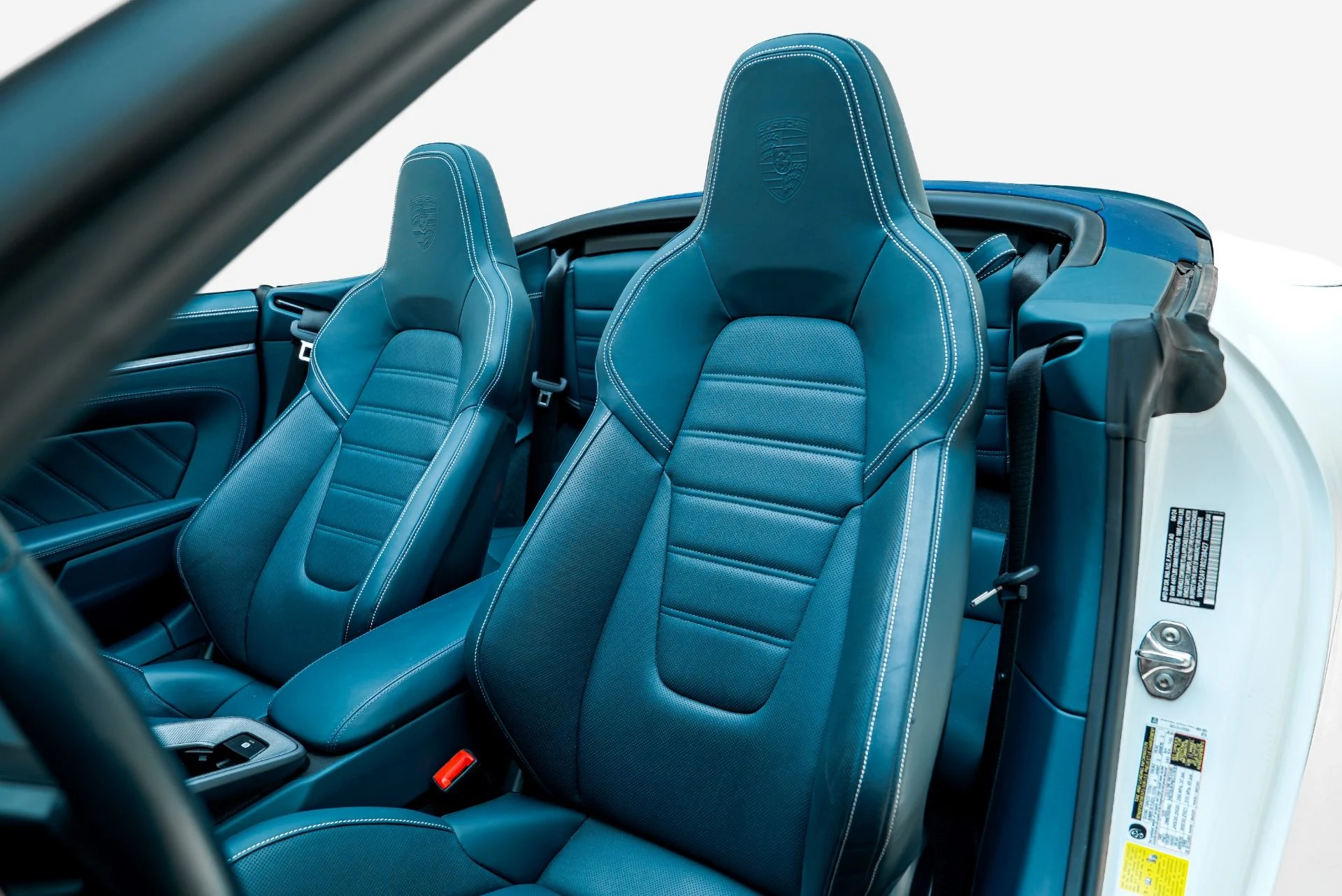 mph005_2636022709_Used_2024_Porsche_911_Carrera_4_1789493800_6a73a56d55
