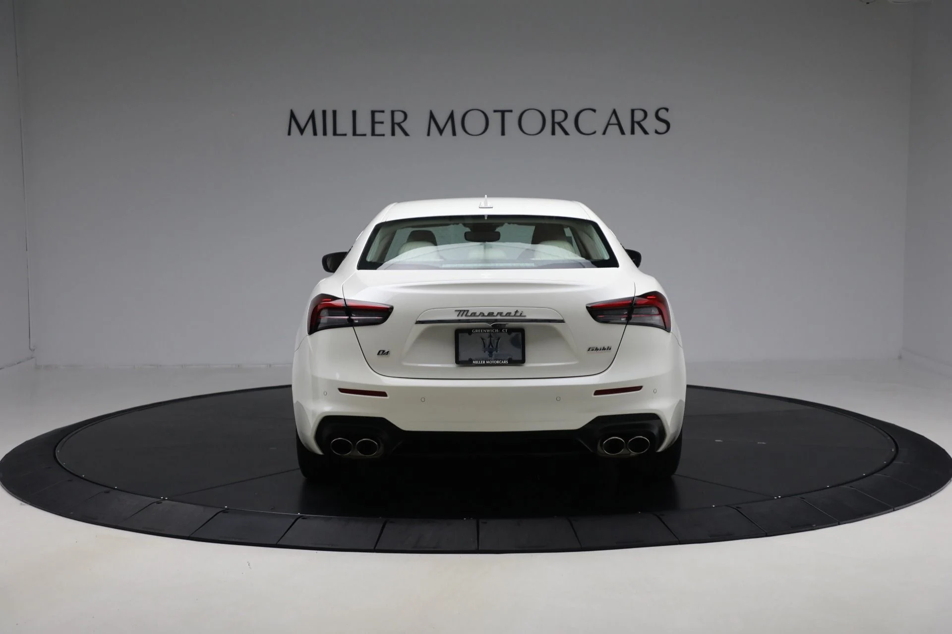 mph005_2637864786_Used_2022_Maserati_Ghibli_Modena_Q4_32e65c15fc
