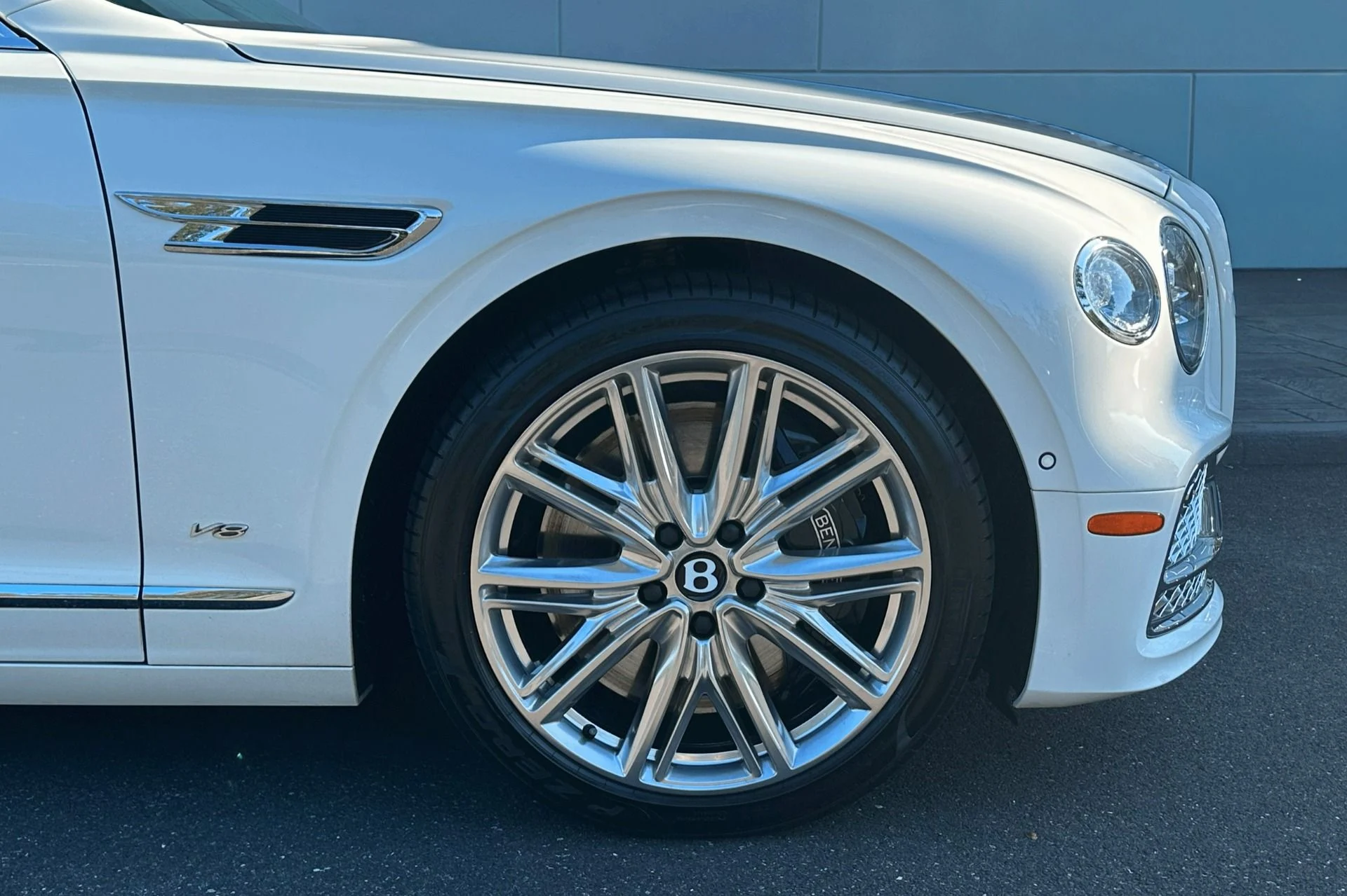 mph005_2639180684_Used_2022_Bentley_Flying_Spur_V8_Base_1759839159_b83065c768