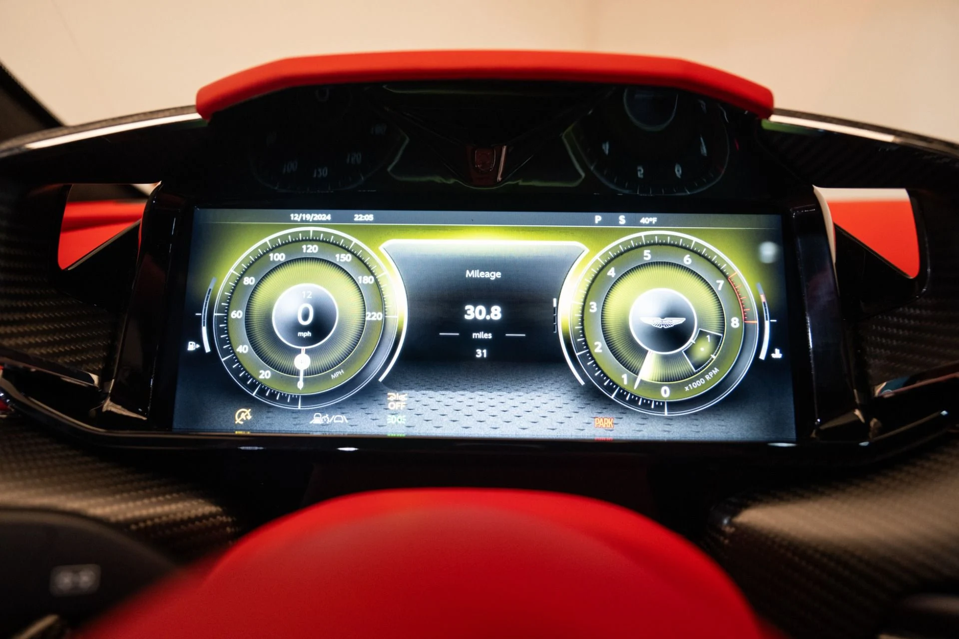mph005_2644003450_New_2025_Aston_Martin_Vantage_1734714578_fdb527dec9