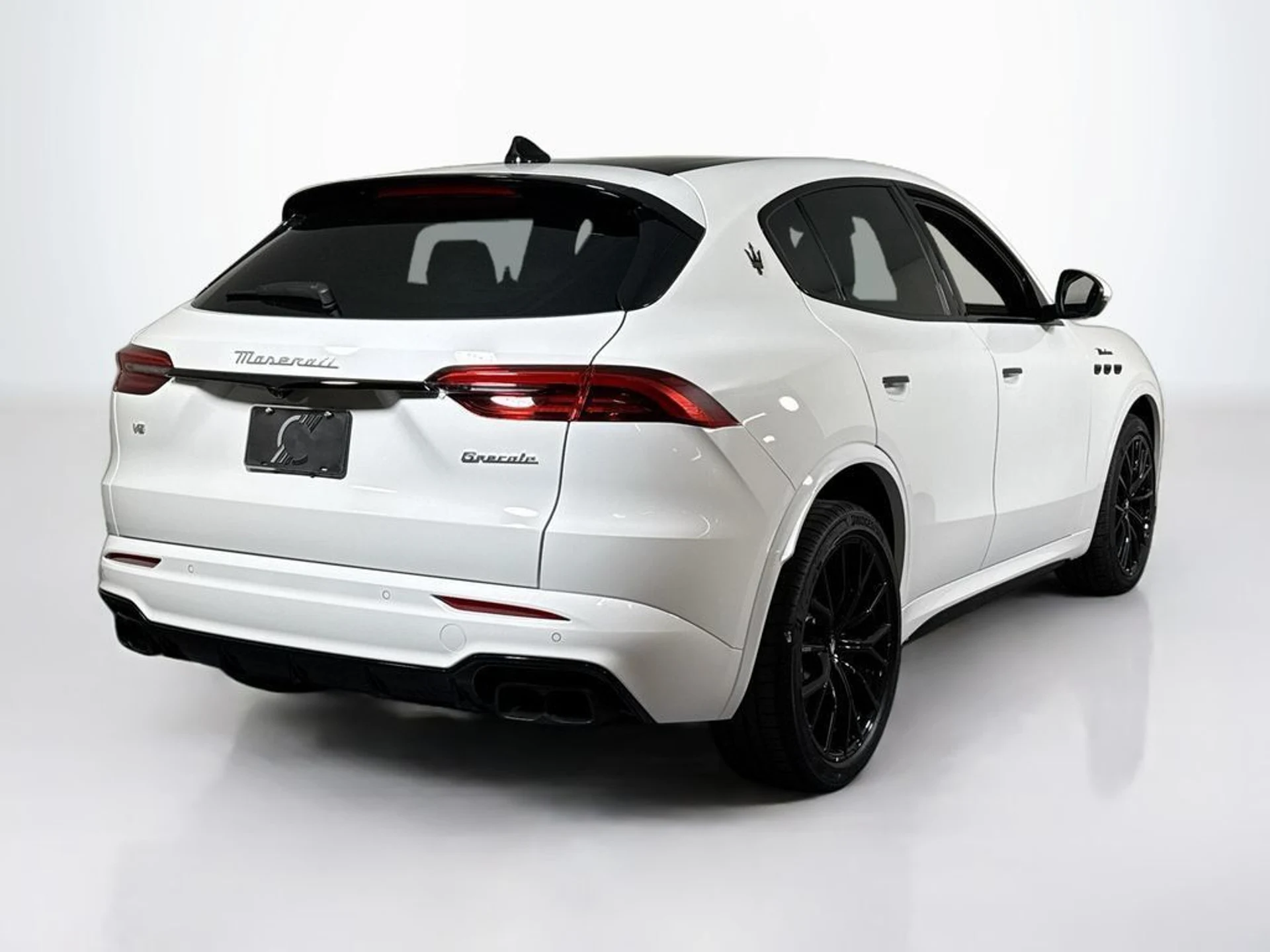 mph005_2654467403_new_2026_maserati_grecale_modenaawd_11350_23061019_5_1024_fc4469ef60