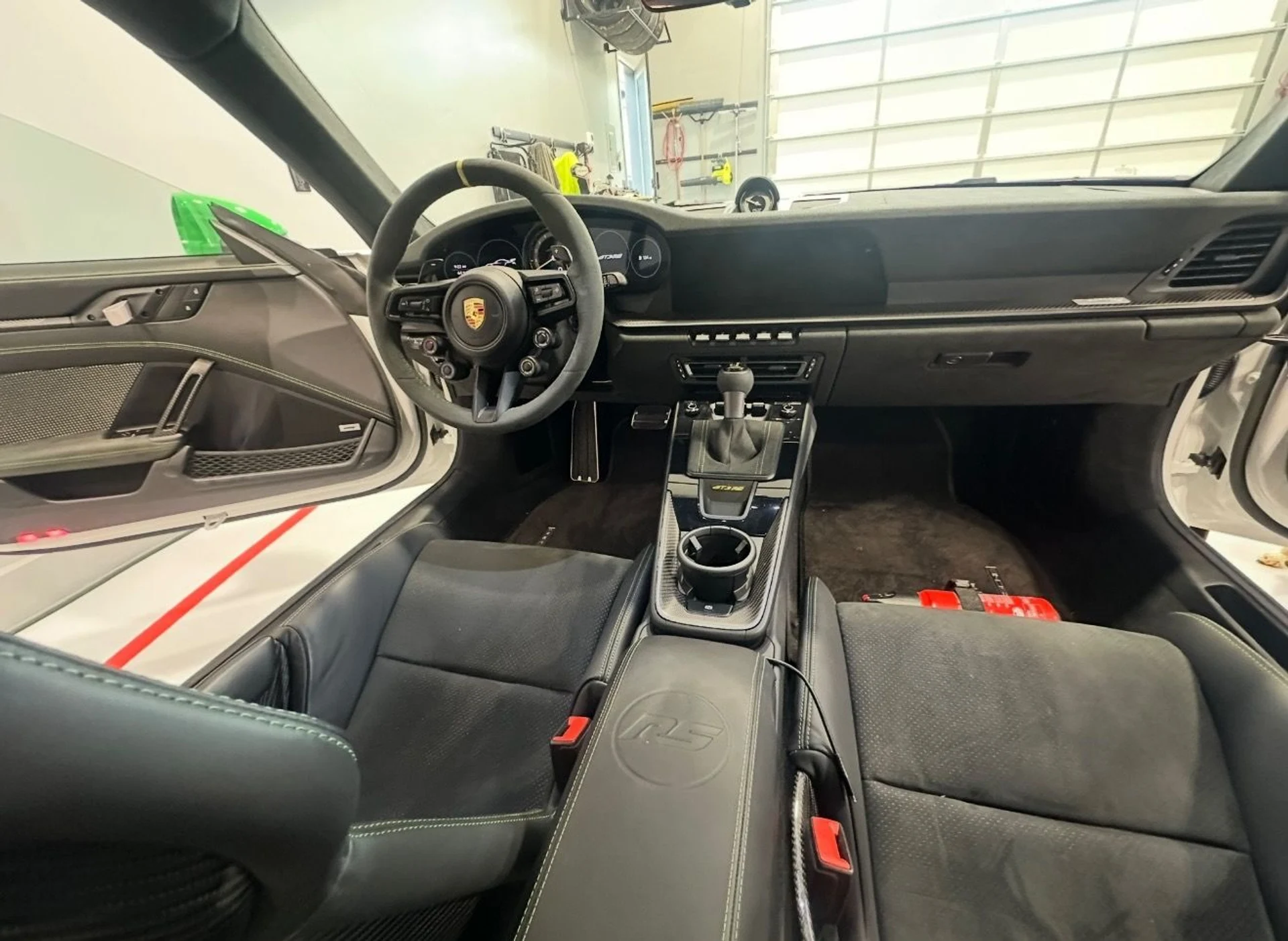 mph005_2666535978_Used_2023_Porsche_911_GT_3_RS_1758133983_5b993a13ec