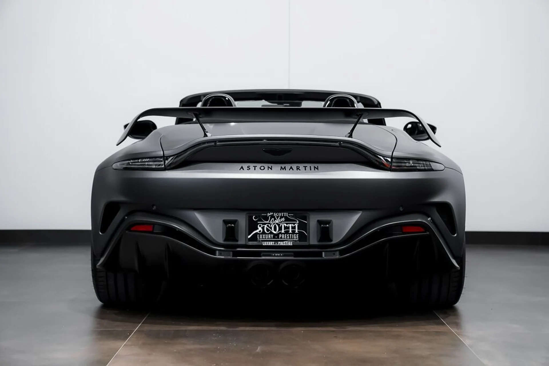 mph005_2671125479_aston_martin_vantage_2023_jpg_v_1758918548_db7459fa84