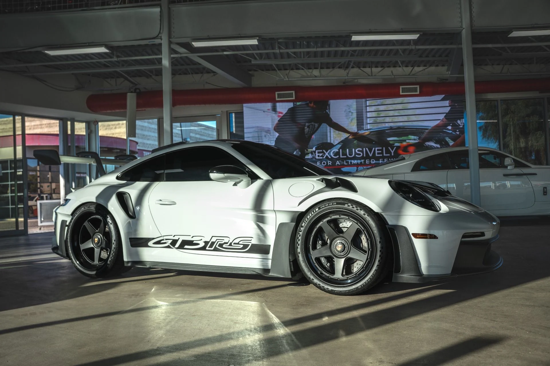 mph005_2671470373_Used_2023_Porsche_911_GT_3_RS_1769478339_feac9a69cd