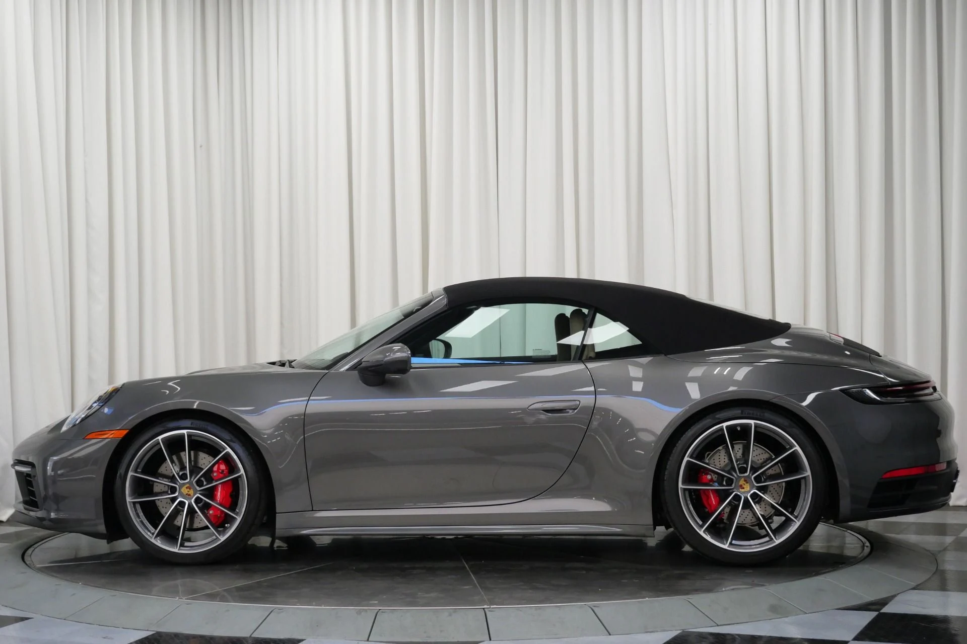 mph005_2673174877_Used_2021_Porsche_911_Carrera_S_Cabriolet_1757522439_1585d0caac