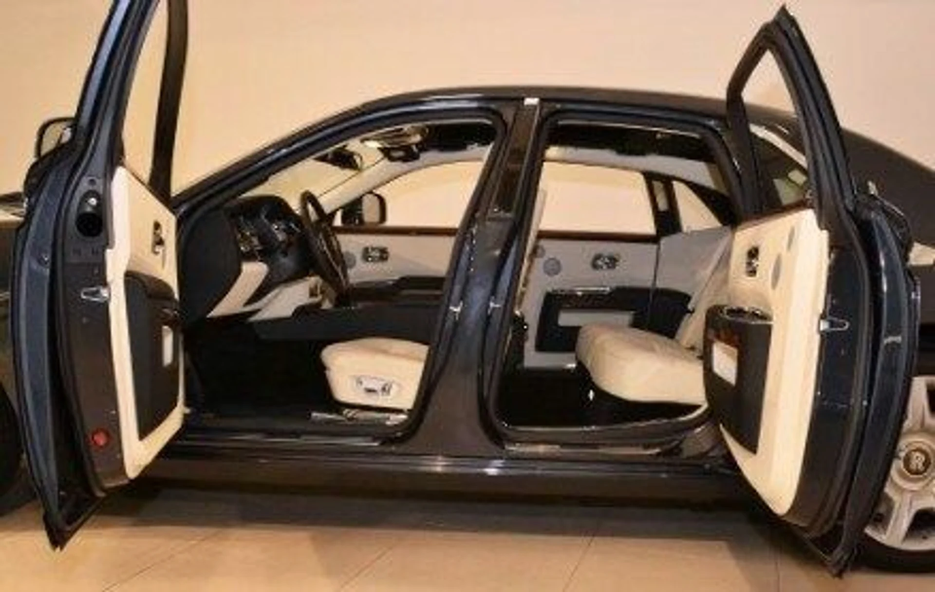 mph005_2673762064_90a24516fdb3d7cecb71cb08e045db97x_2cd2ac5c68