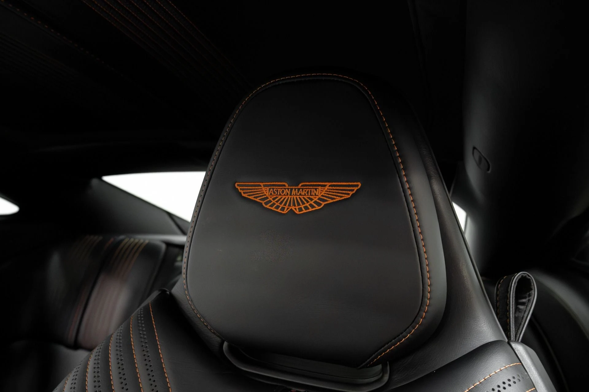 mph005_267451124_Used_2018_Aston_Martin_DB_11_1761056819_d5b8bb06c5