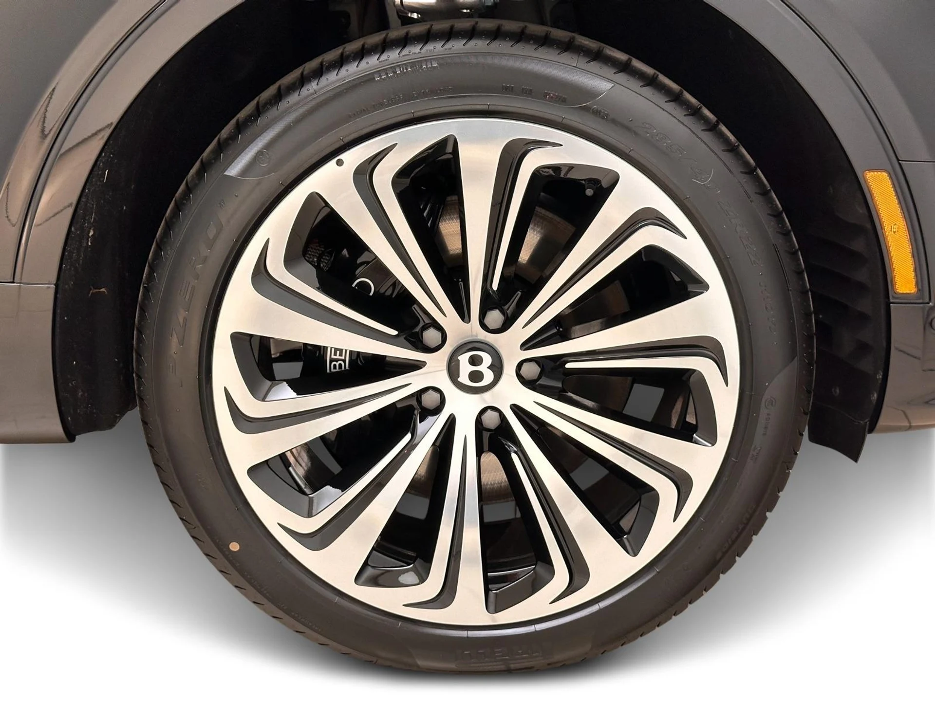 mph005_2676630611_Used_2024_Bentley_Bentayga_V8_1773982900_101a159bd6